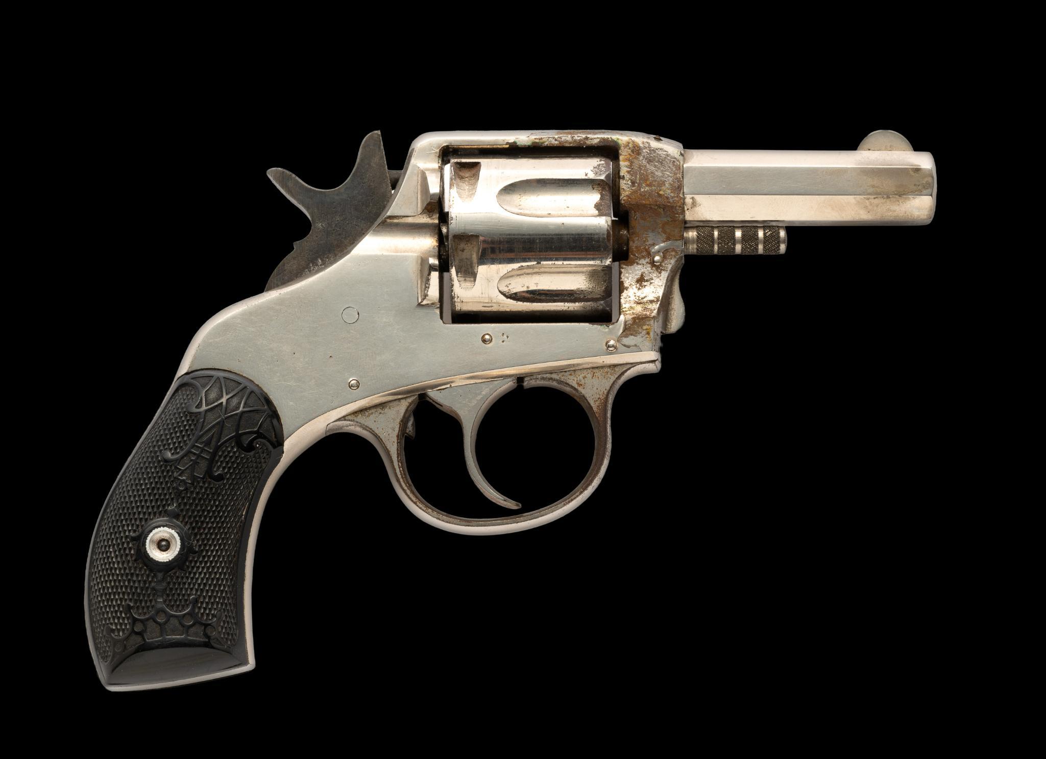 H&R "The American" Double Action Revolver, Cal. .32 S&W