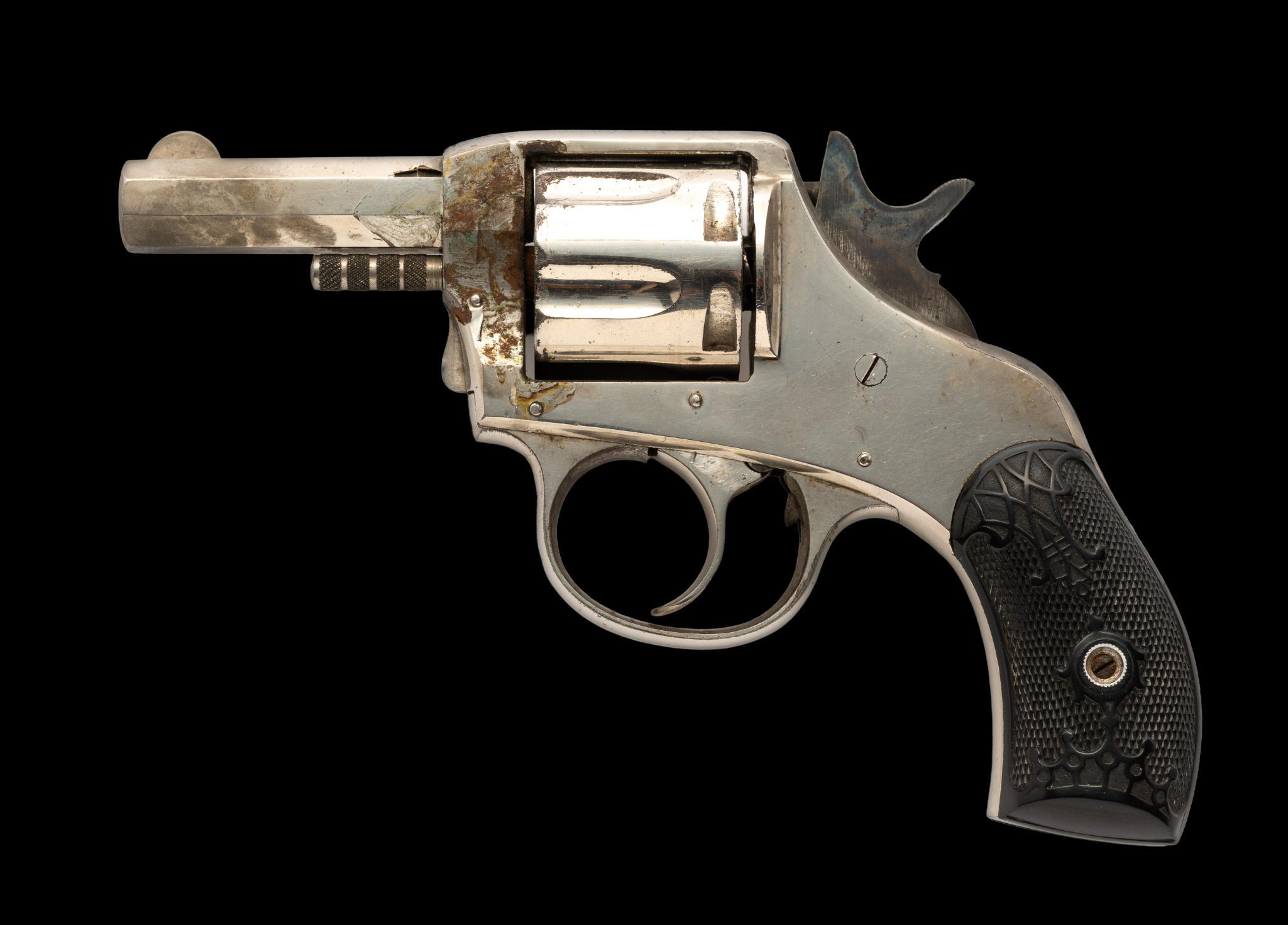 H&R "The American" Double Action Revolver, Cal. .32 S&W