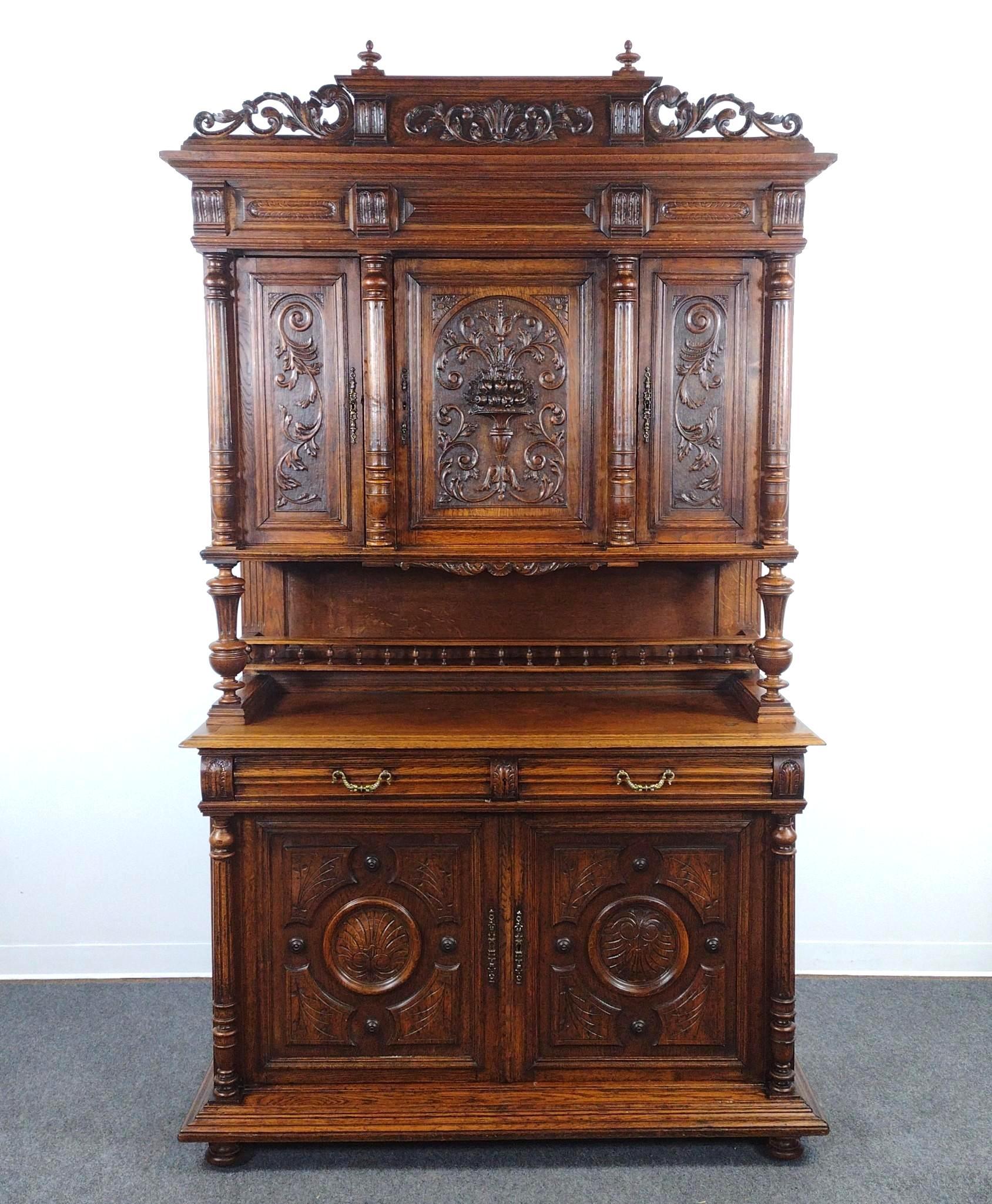 Late 19th Century Renaissance Revival Hunt Cabinet