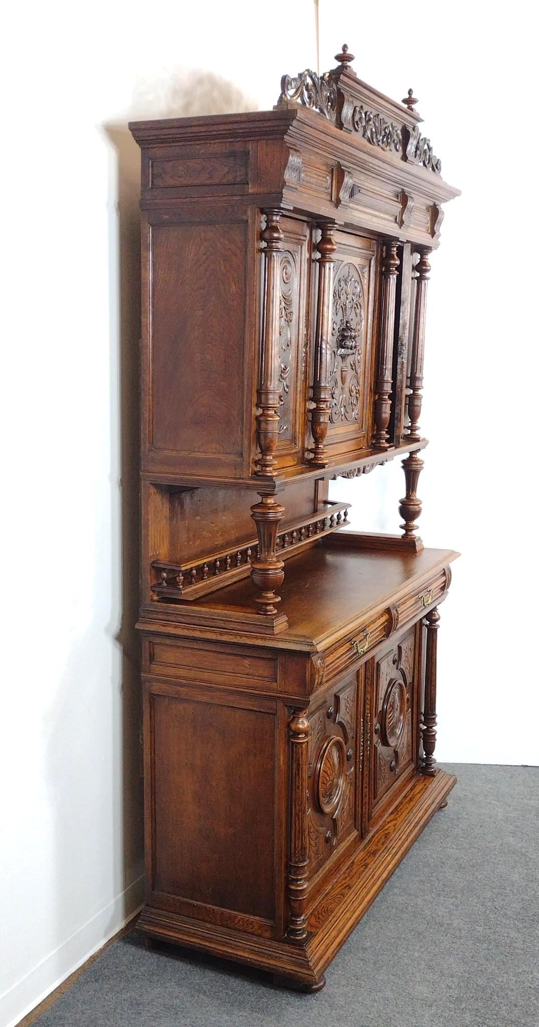 Late 19th Century Renaissance Revival Hunt Cabinet