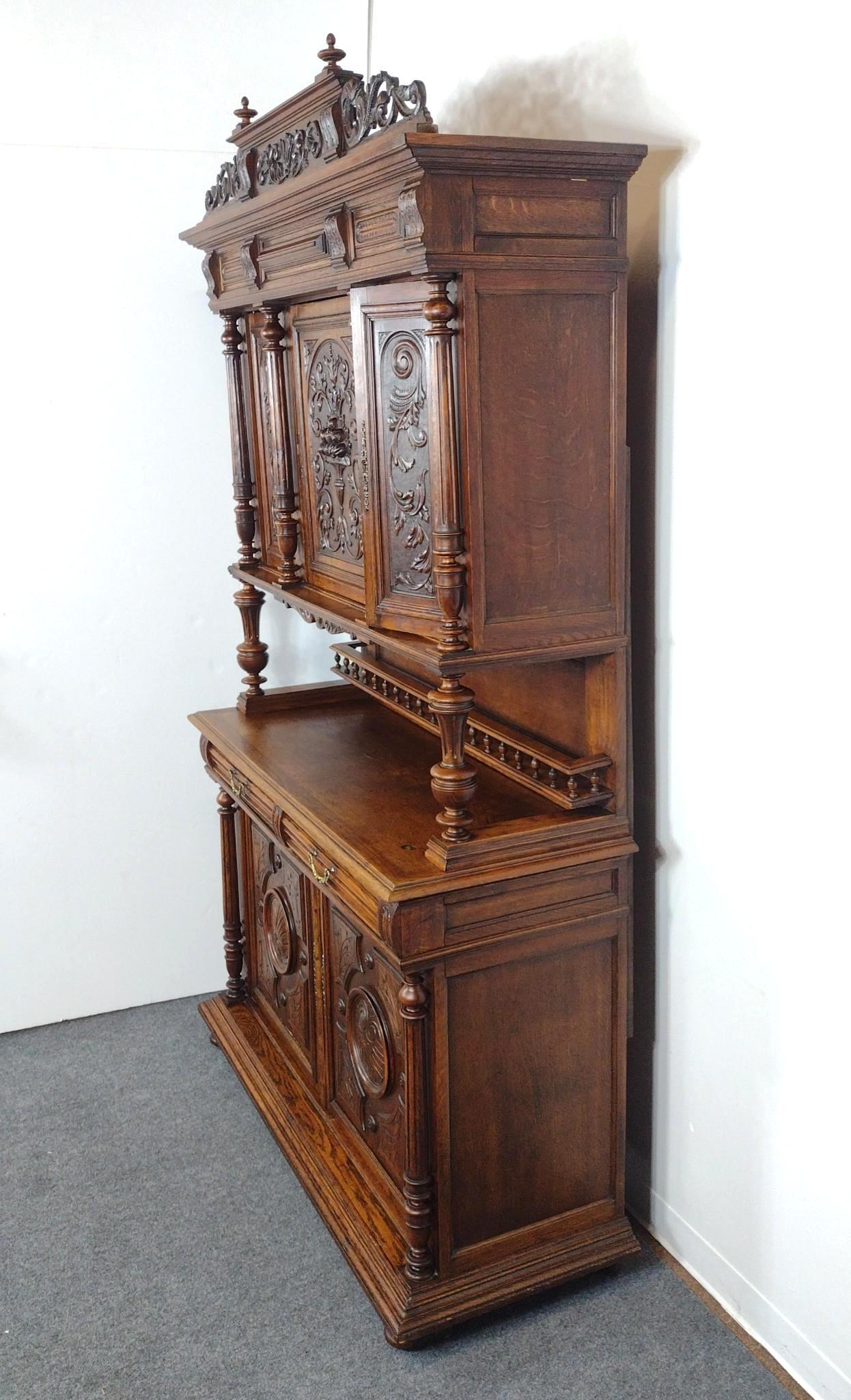 Late 19th Century Renaissance Revival Hunt Cabinet
