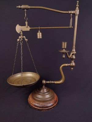 Italian Champman Brass Scale. Measures 23" H x ~15" W. The scale plate measures 7-1/2" in 