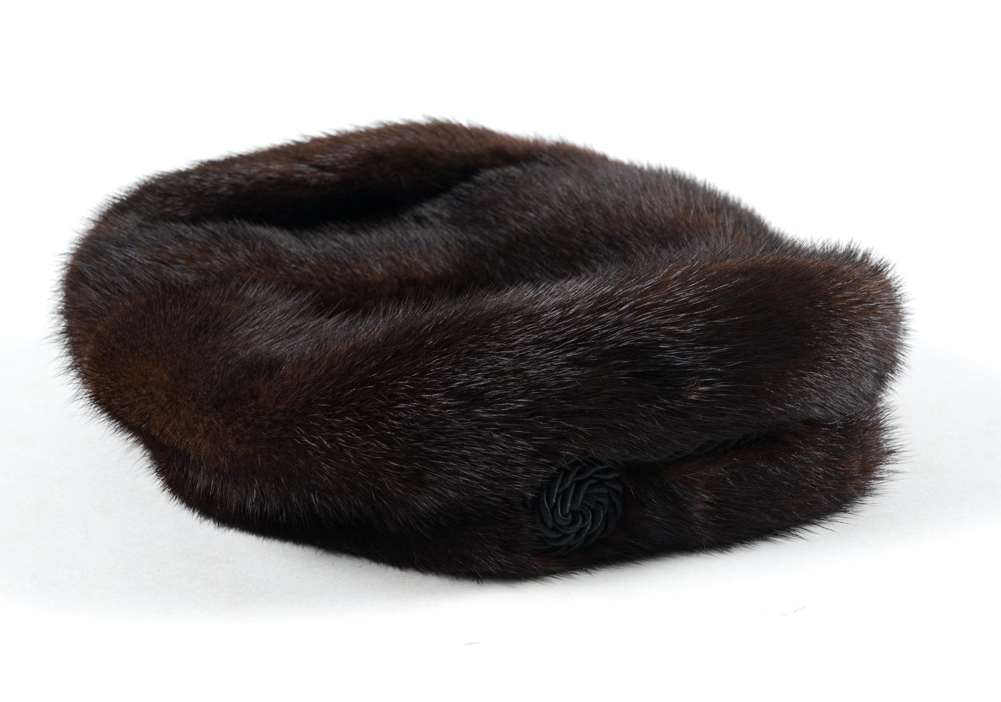 Lazare's Furs Millinery Set