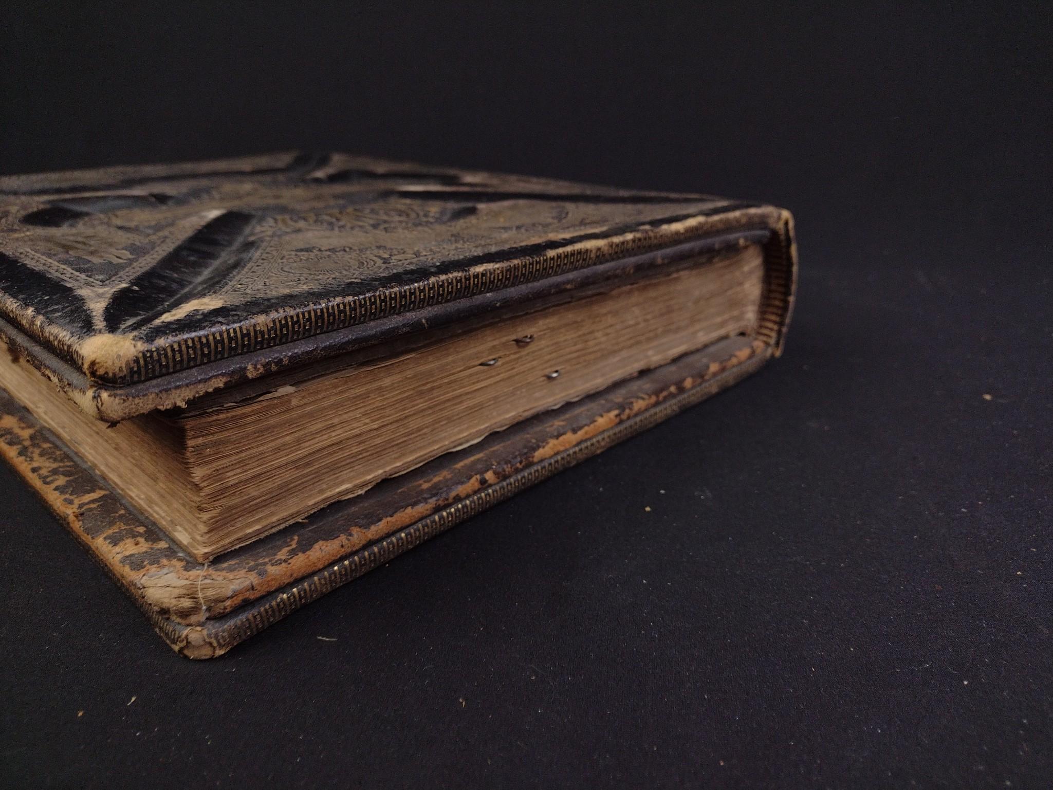 Victorian 1885 Holy Bible