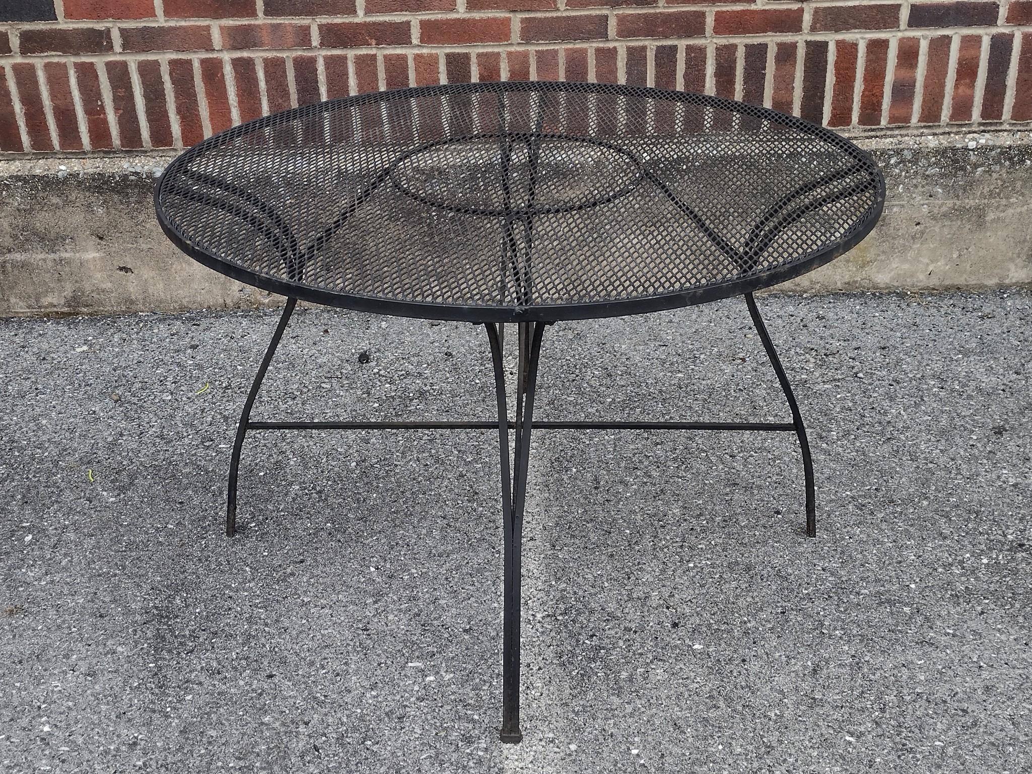 Metal Outdoor Table With 4 Chairs