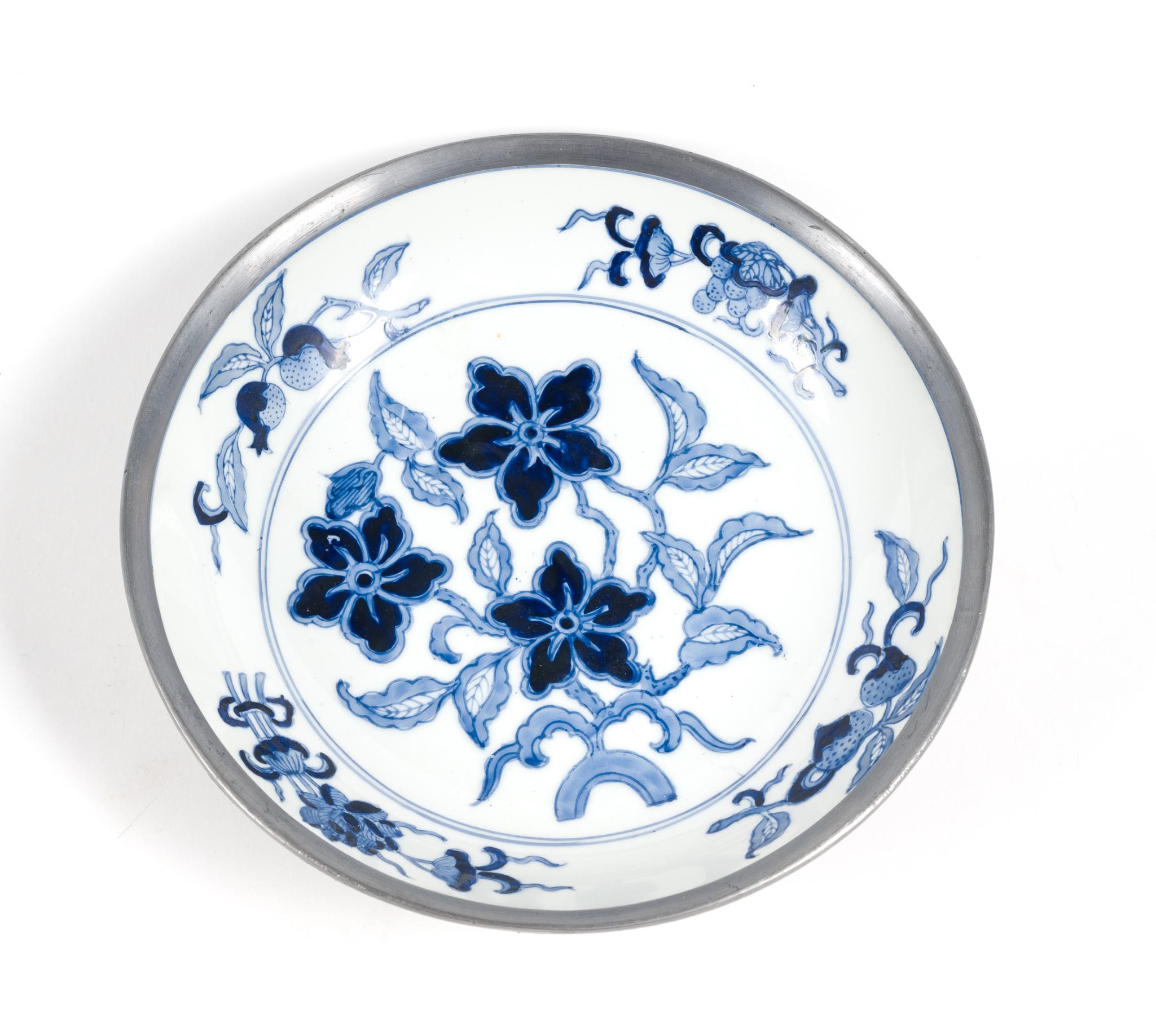 8 Decorative Objects Incl. Chinese