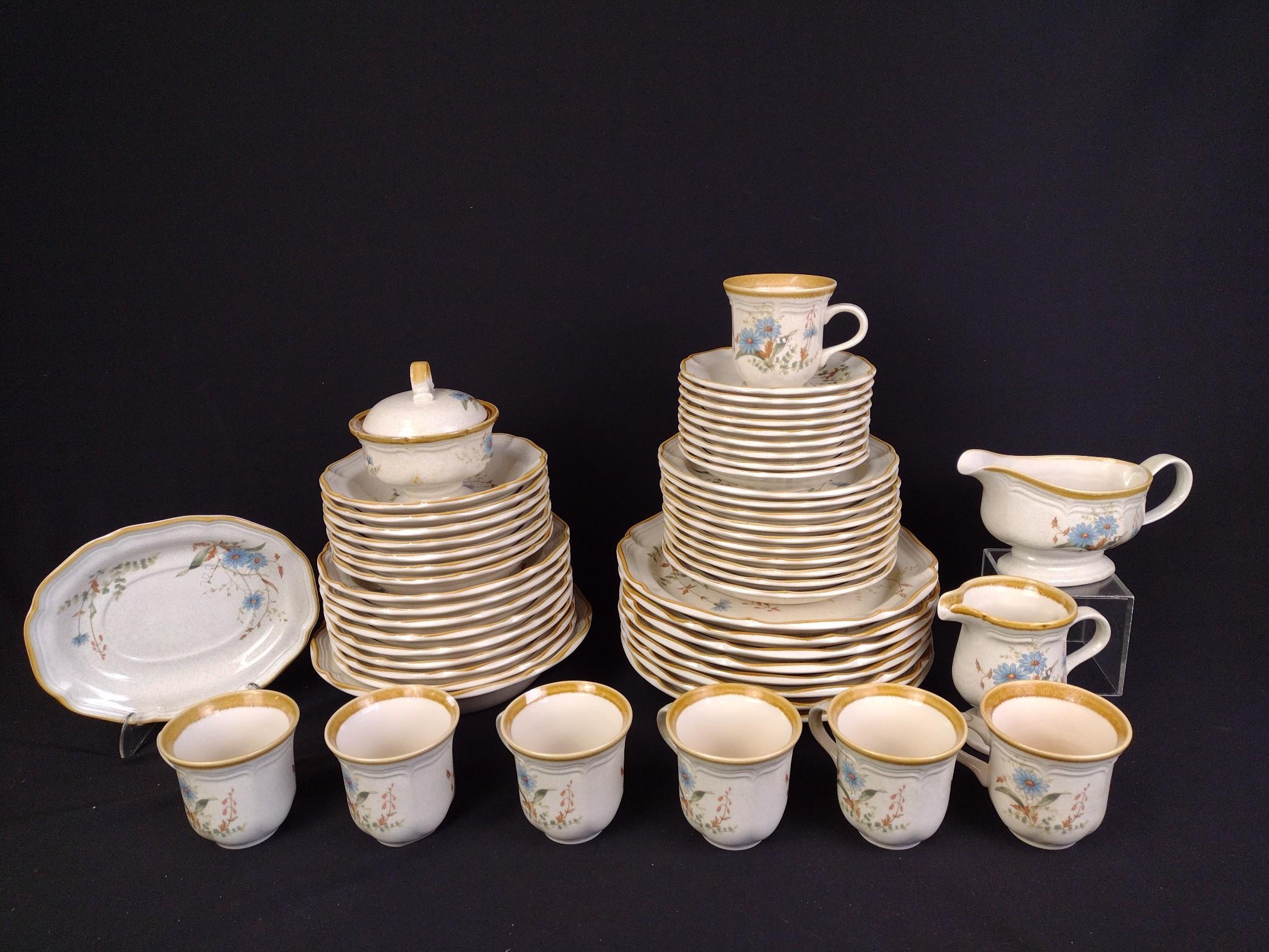 Mikasa "Blue Daisy" Dinner Service