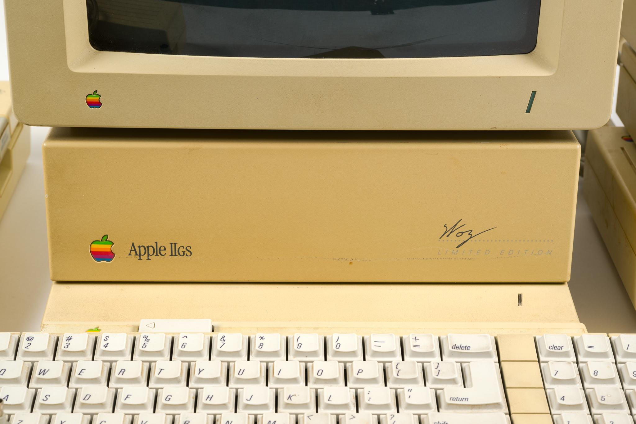 Vintage Apple IIGS "Woz Edition"