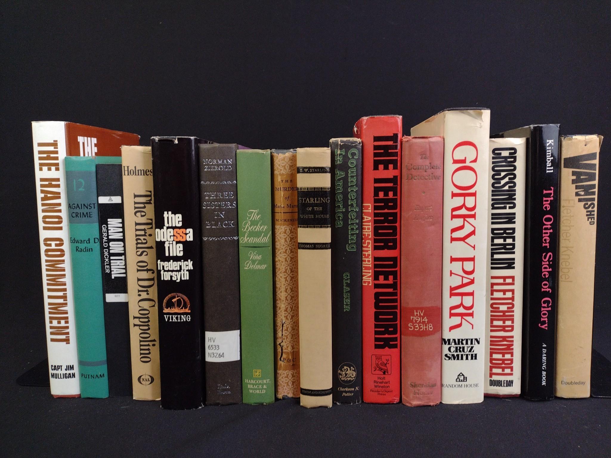 16 War & Crime Books Incl. 2 Signed