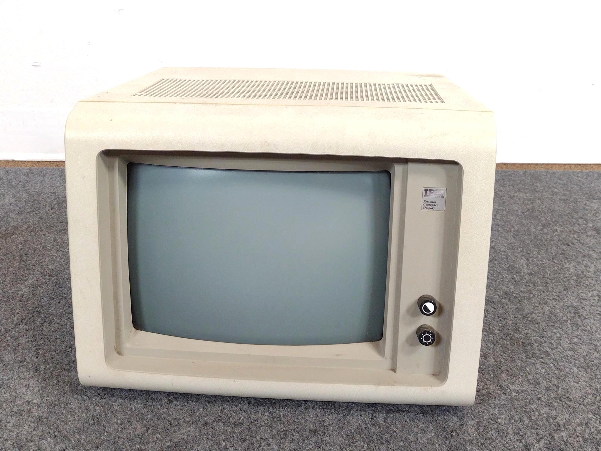 IBM 5151 Monitor & 5160 Tower With Keyboard