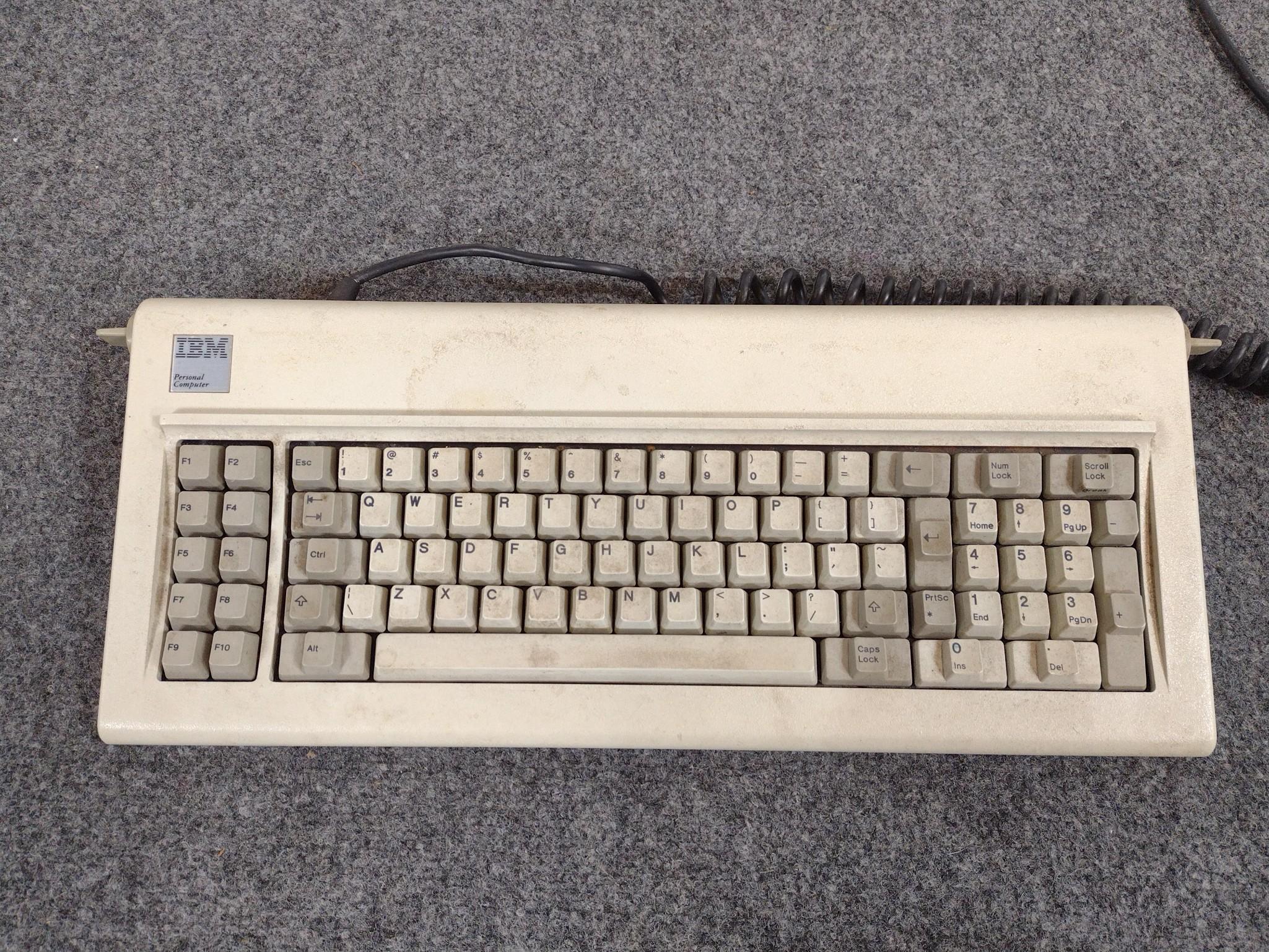IBM 5151 Monitor & 5160 Tower With Keyboard