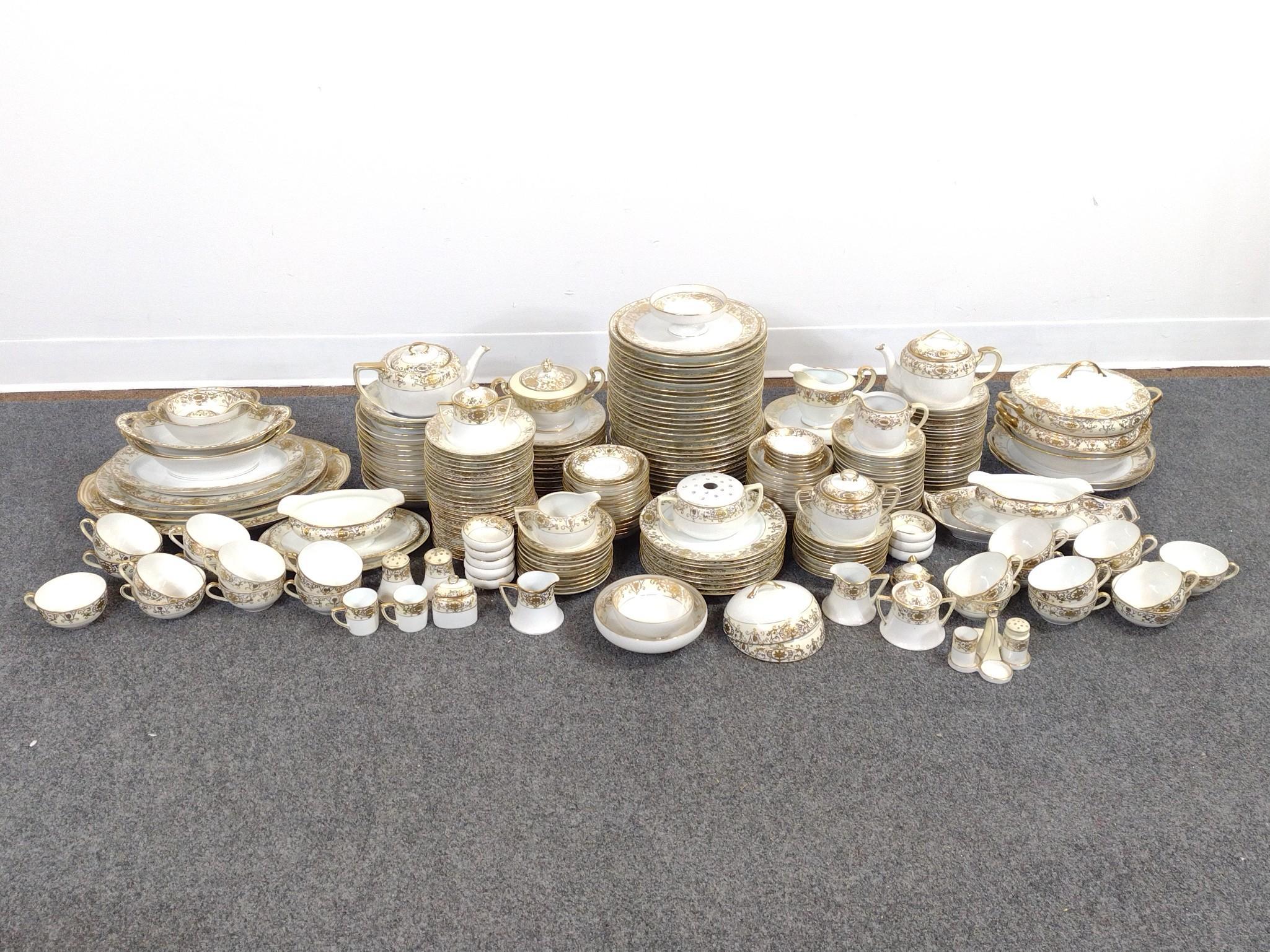 275 Piece Noritake "Christmas Ball" Dinner Service