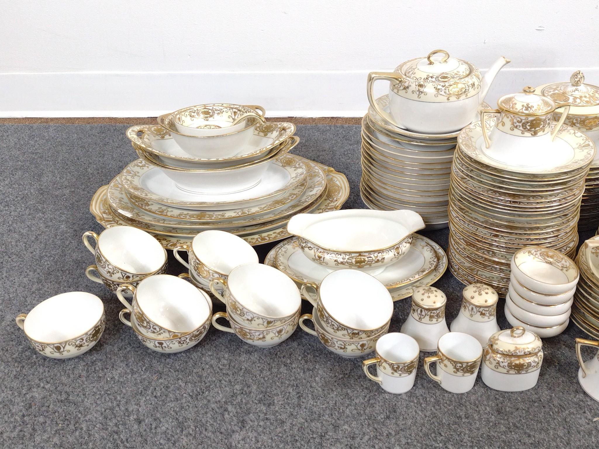 275 Piece Noritake "Christmas Ball" Dinner Service