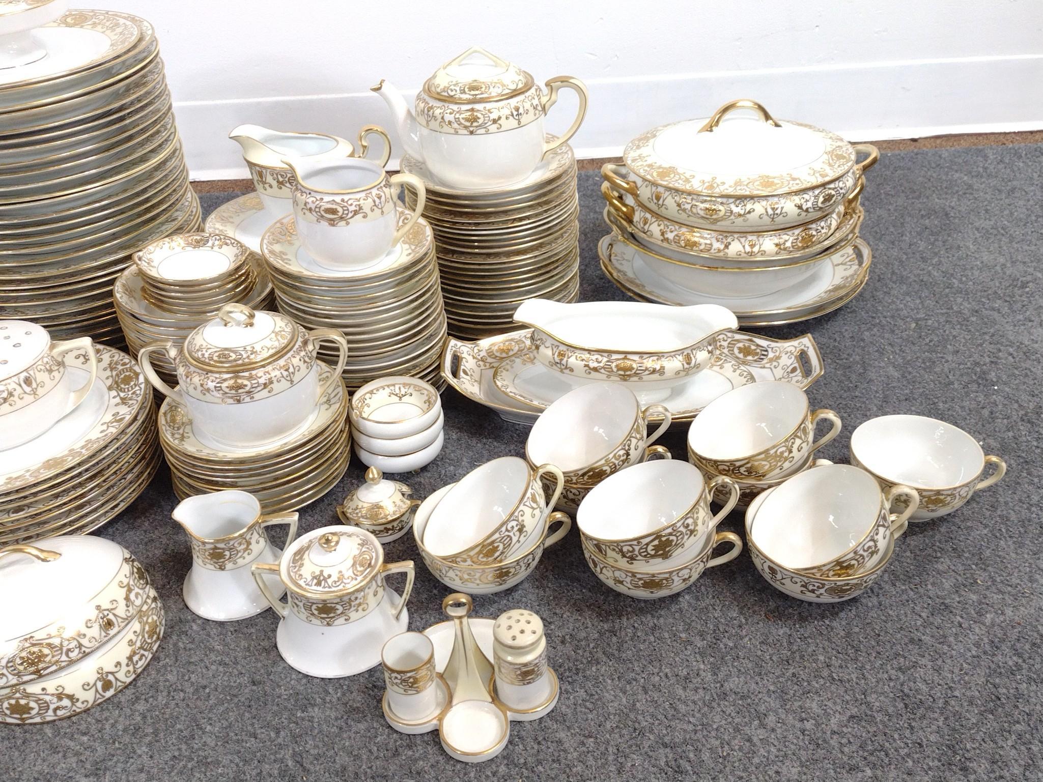 275 Piece Noritake "Christmas Ball" Dinner Service