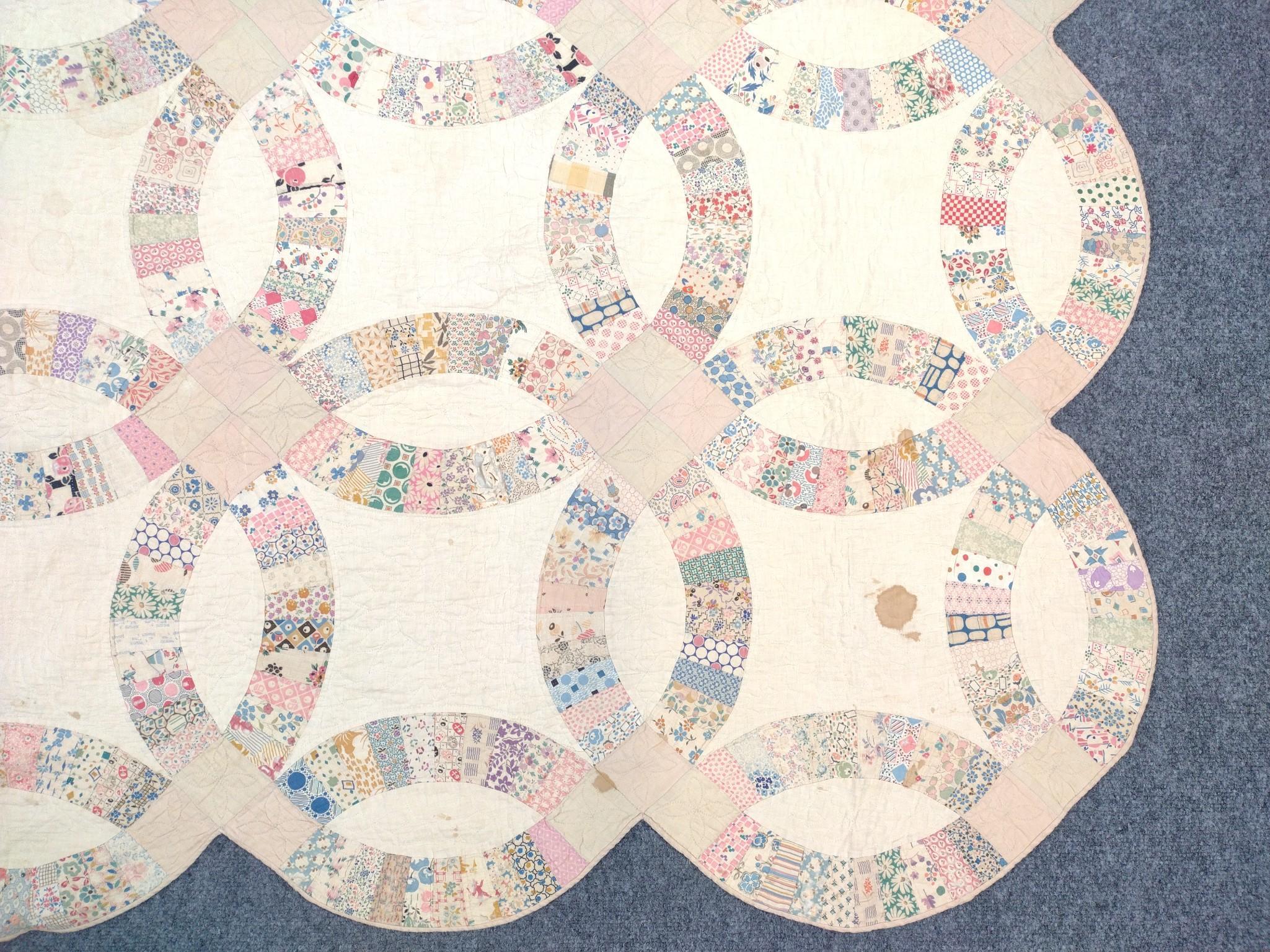 Double Wedding Ring Quilt