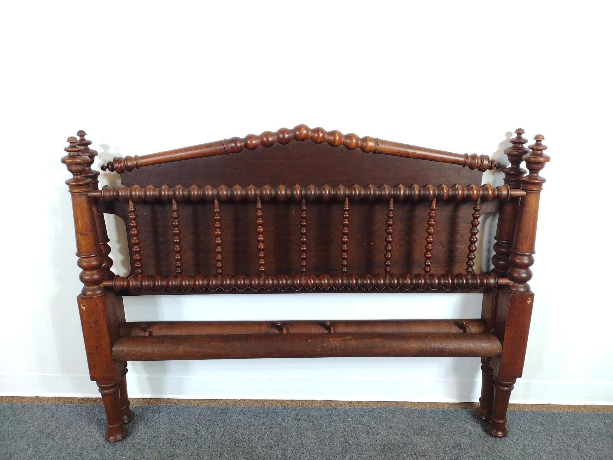 2 Antique Spindle Beds