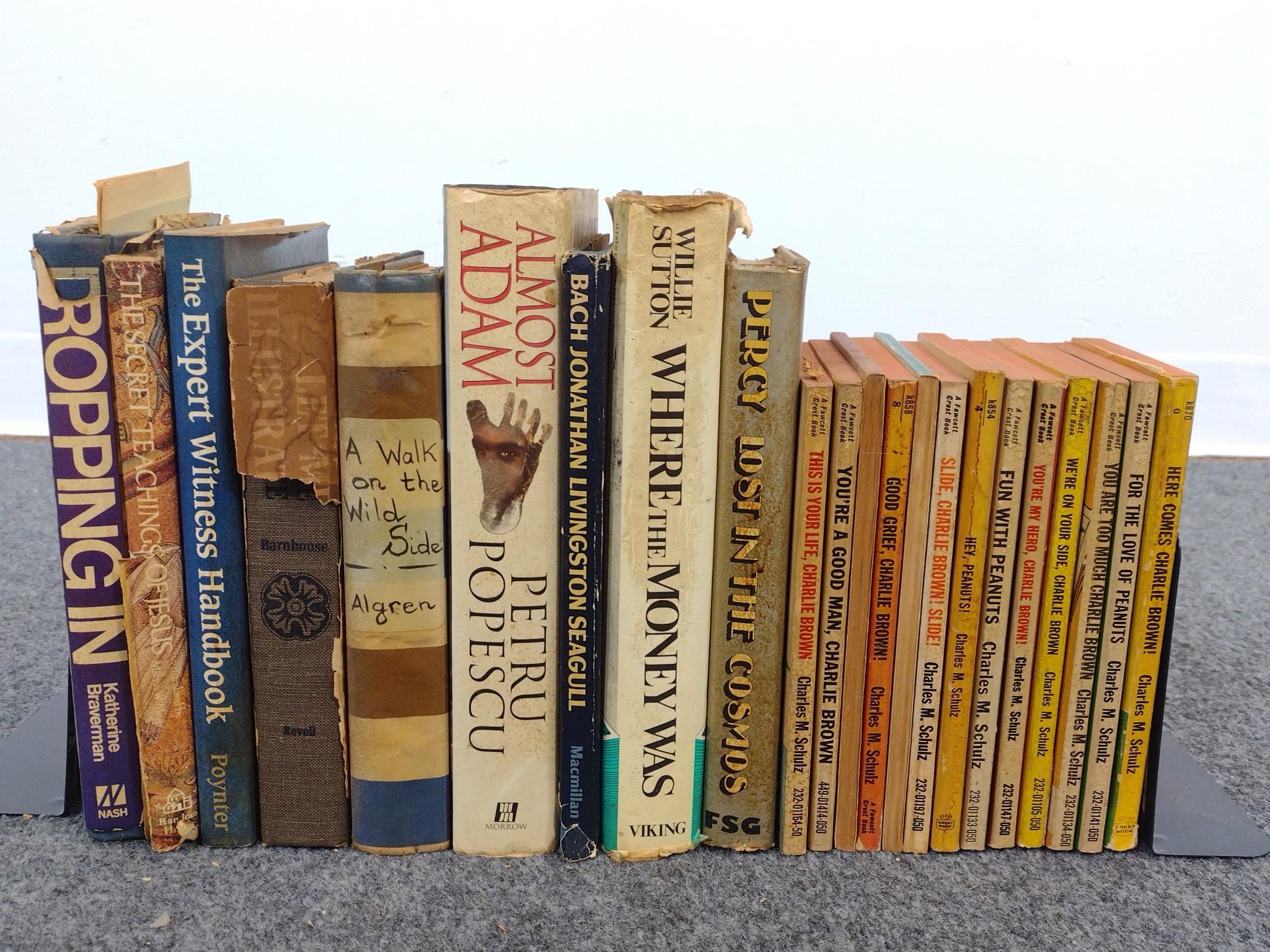 22 Vintage Books Incl. Charlie Brown