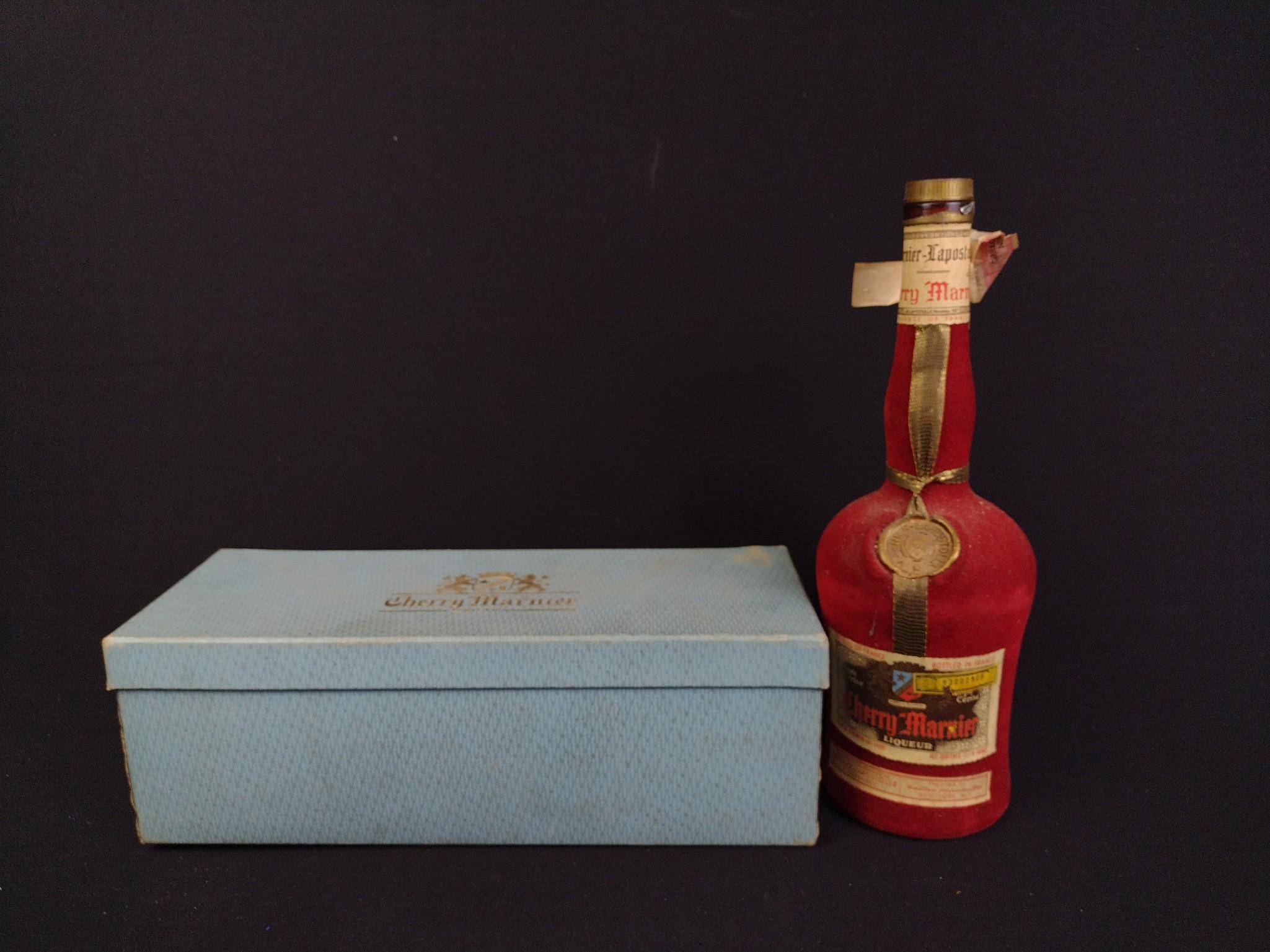 7 Whiskey Decanters Incl. Beefeater & Ezra Brooks