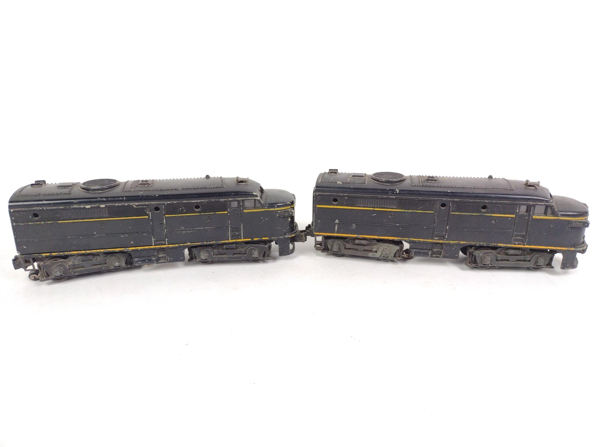 2 Lionel Engine Cars