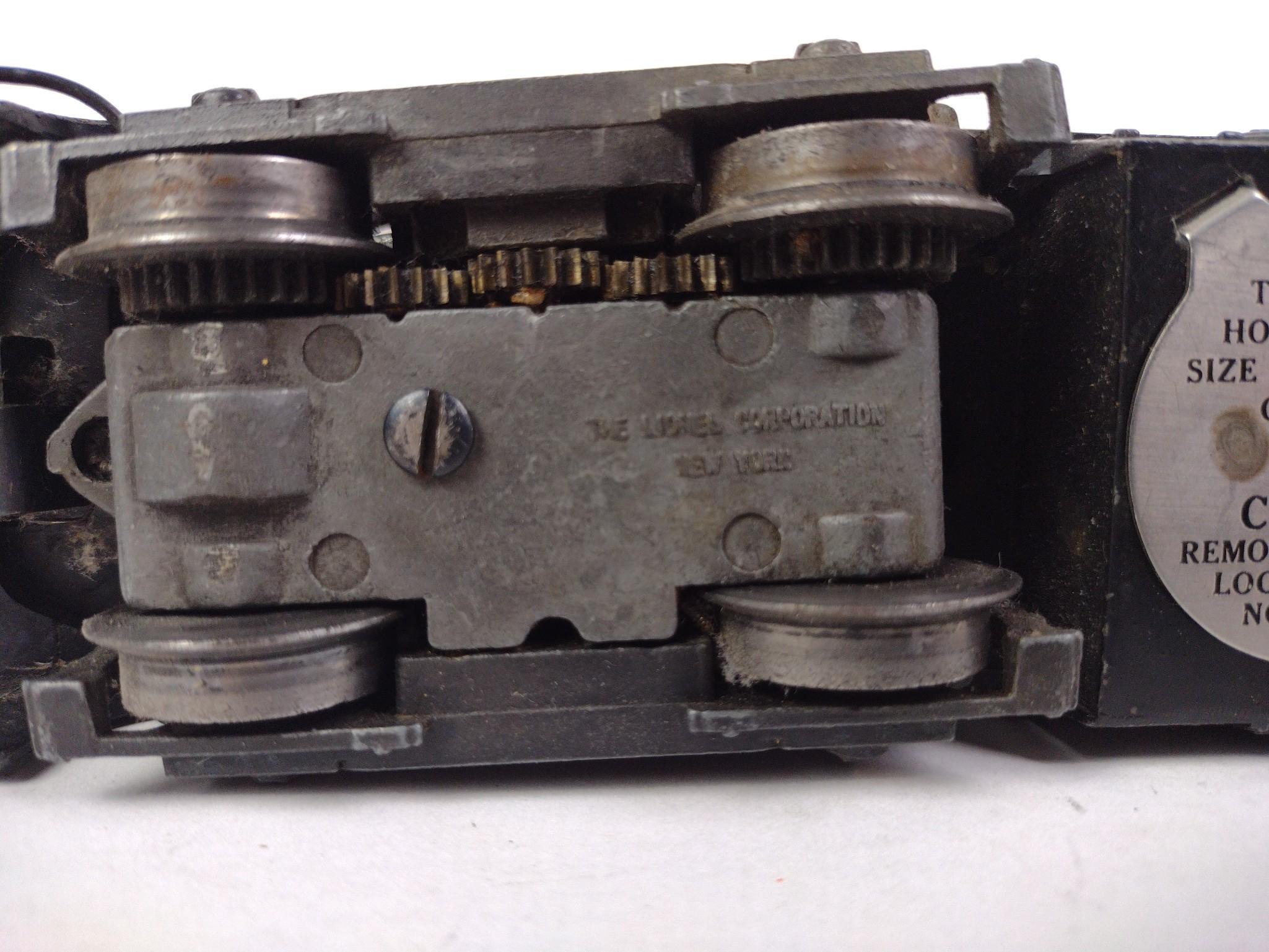 2 Lionel Engine Cars