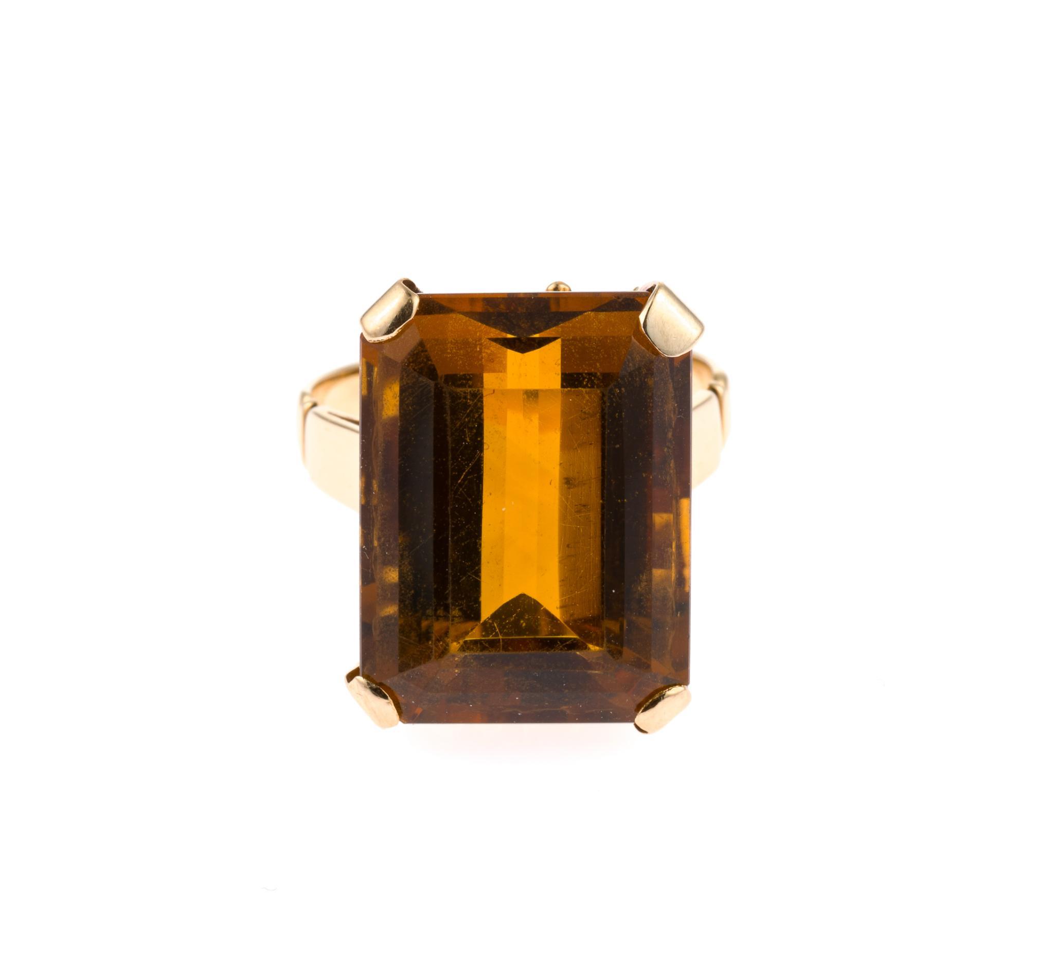 14K Gold and 10 Ct Citrine Ring