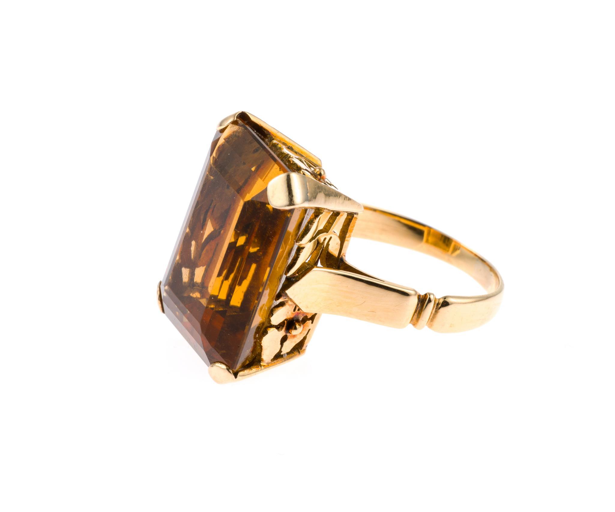 14K Gold and 10 Ct Citrine Ring