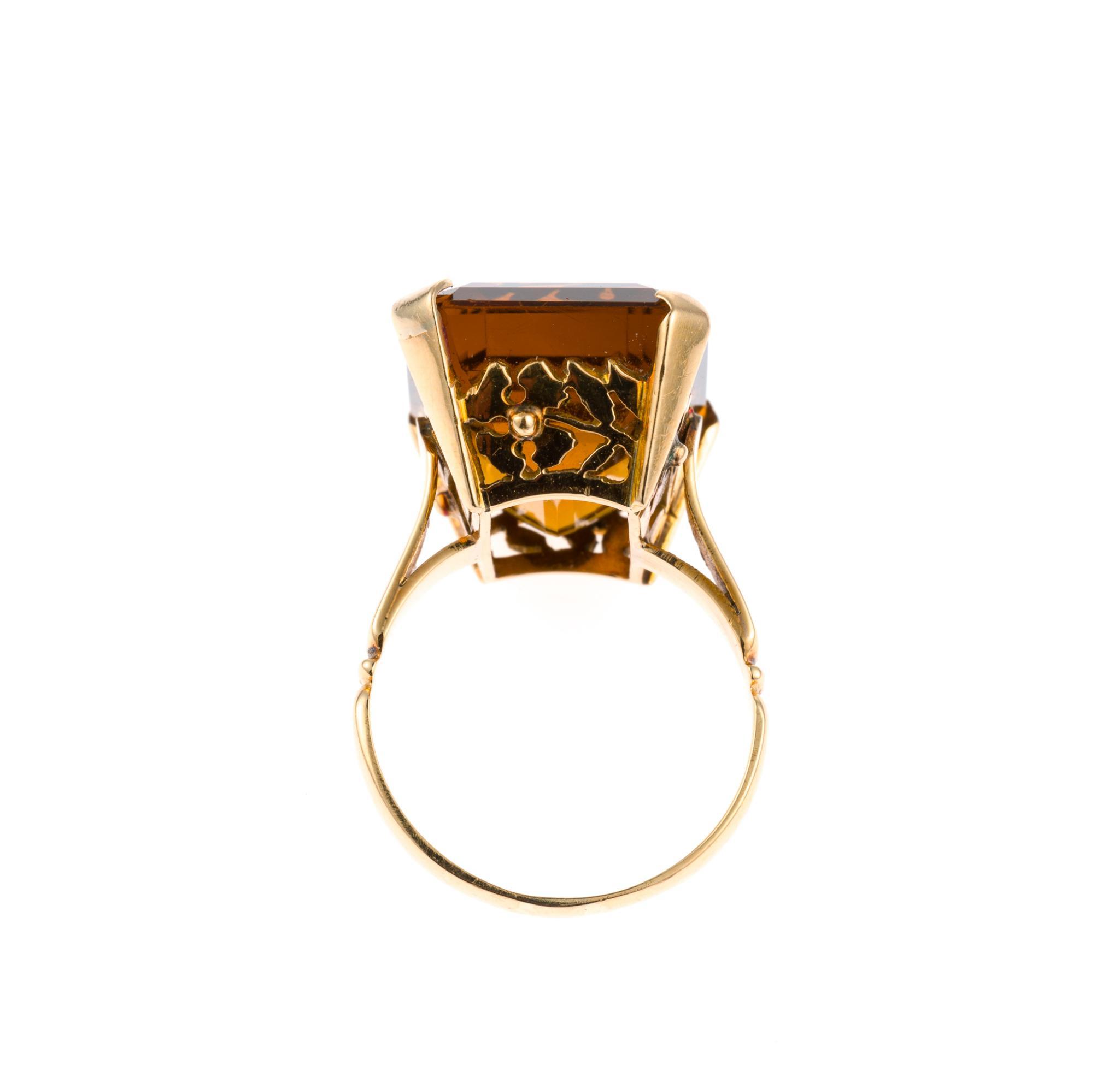 14K Gold and 10 Ct Citrine Ring
