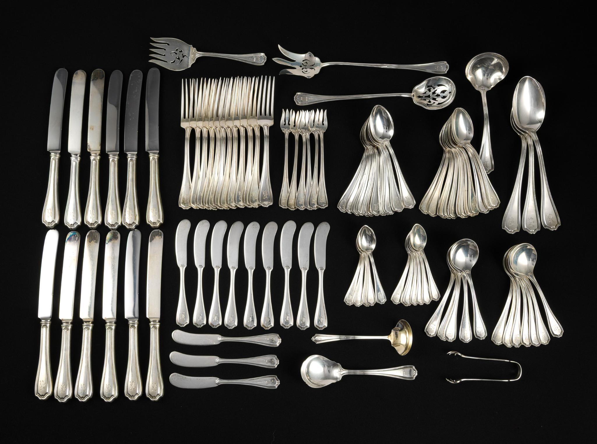 100 Pieces Reed & Barton Hepplewhite Sterling Silver Flatware Service