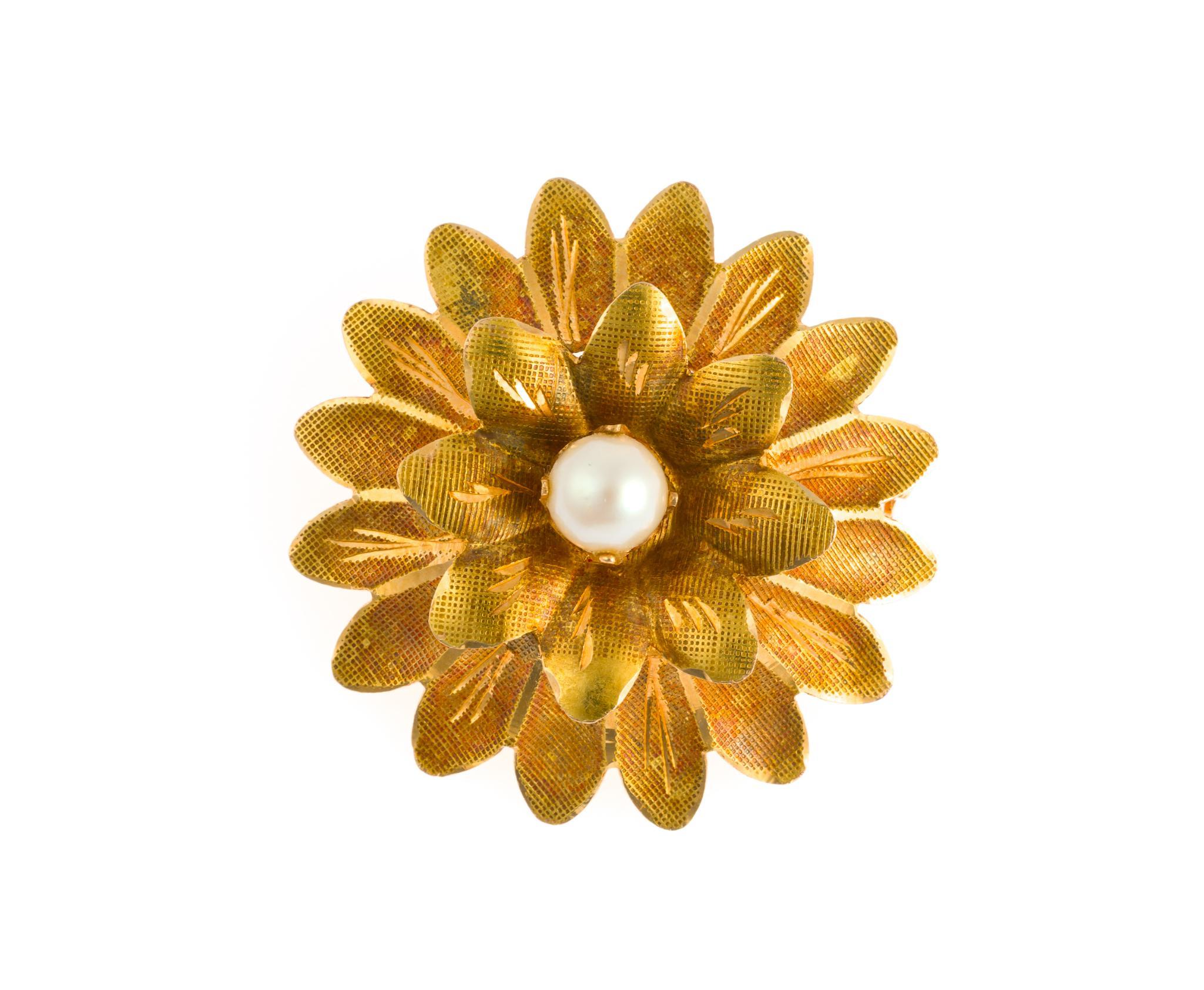 18K Gold and Pearl Flower Brooch