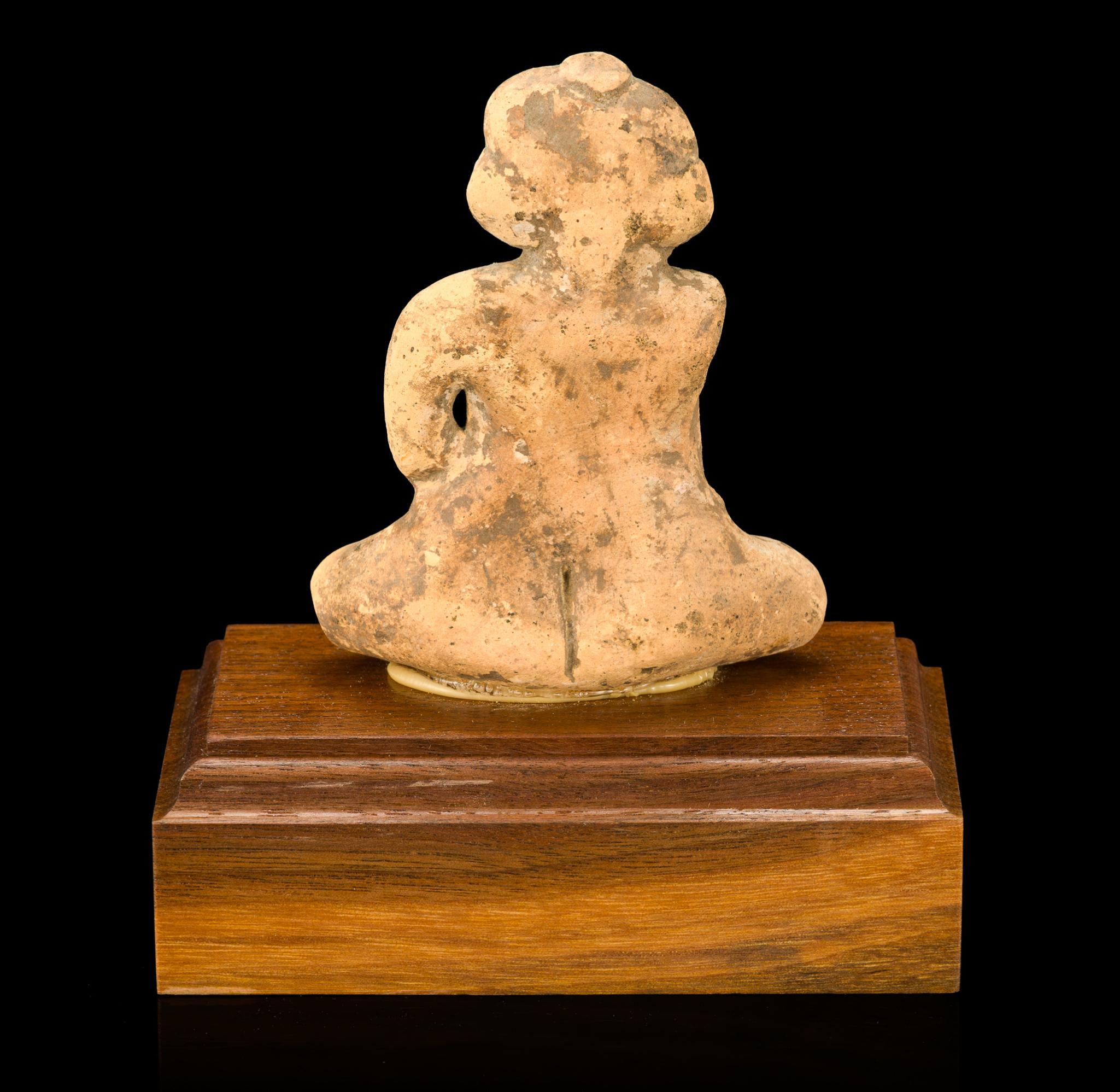 3 Pre-Columbian Figures
