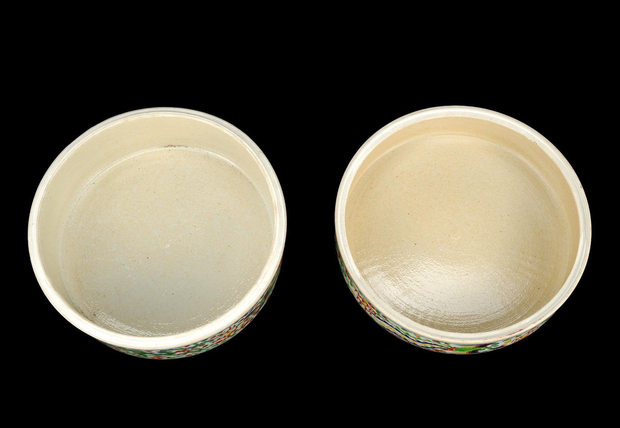 Chinese Wucai Porcelain Lidded Box