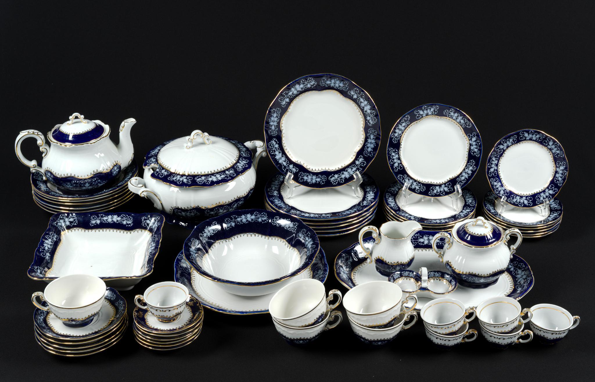 Zsolnay Pompadour Tea Service