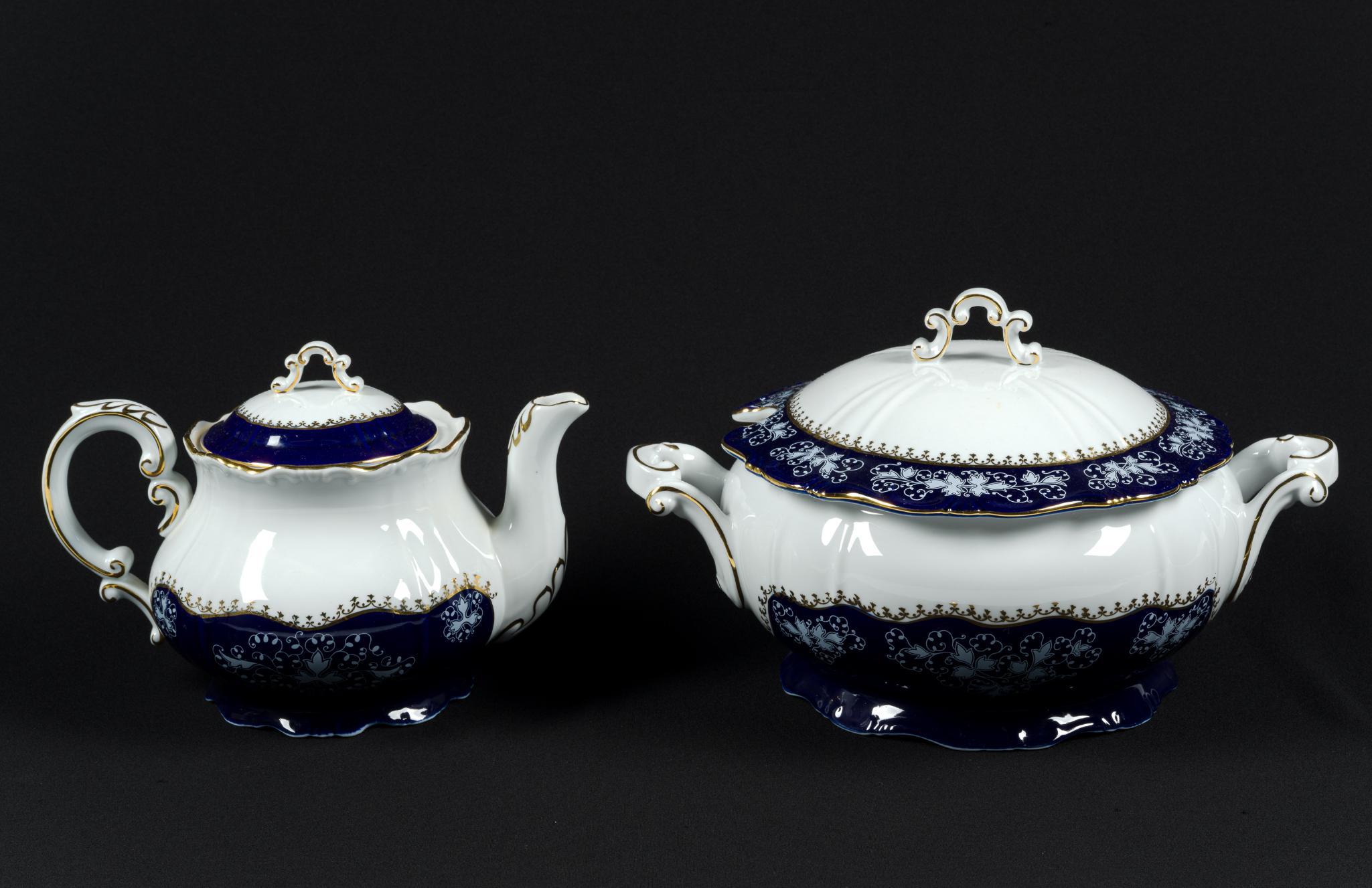 Zsolnay Pompadour Tea Service