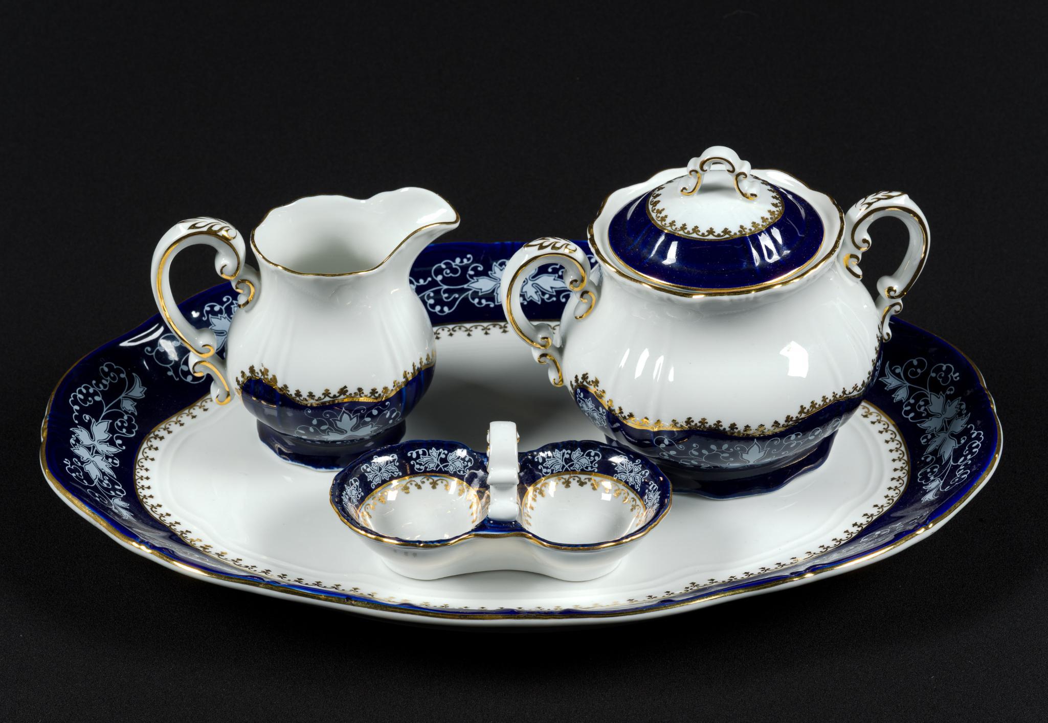 Zsolnay Pompadour Tea Service