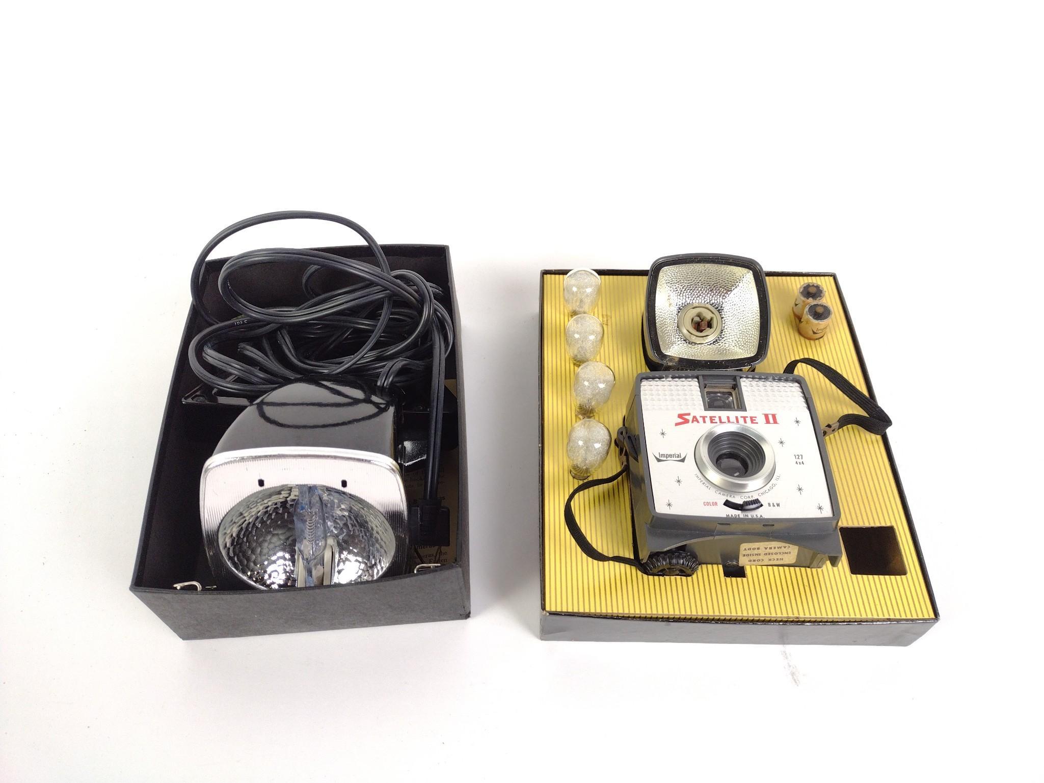 8 Vintage & Antique Cameras
