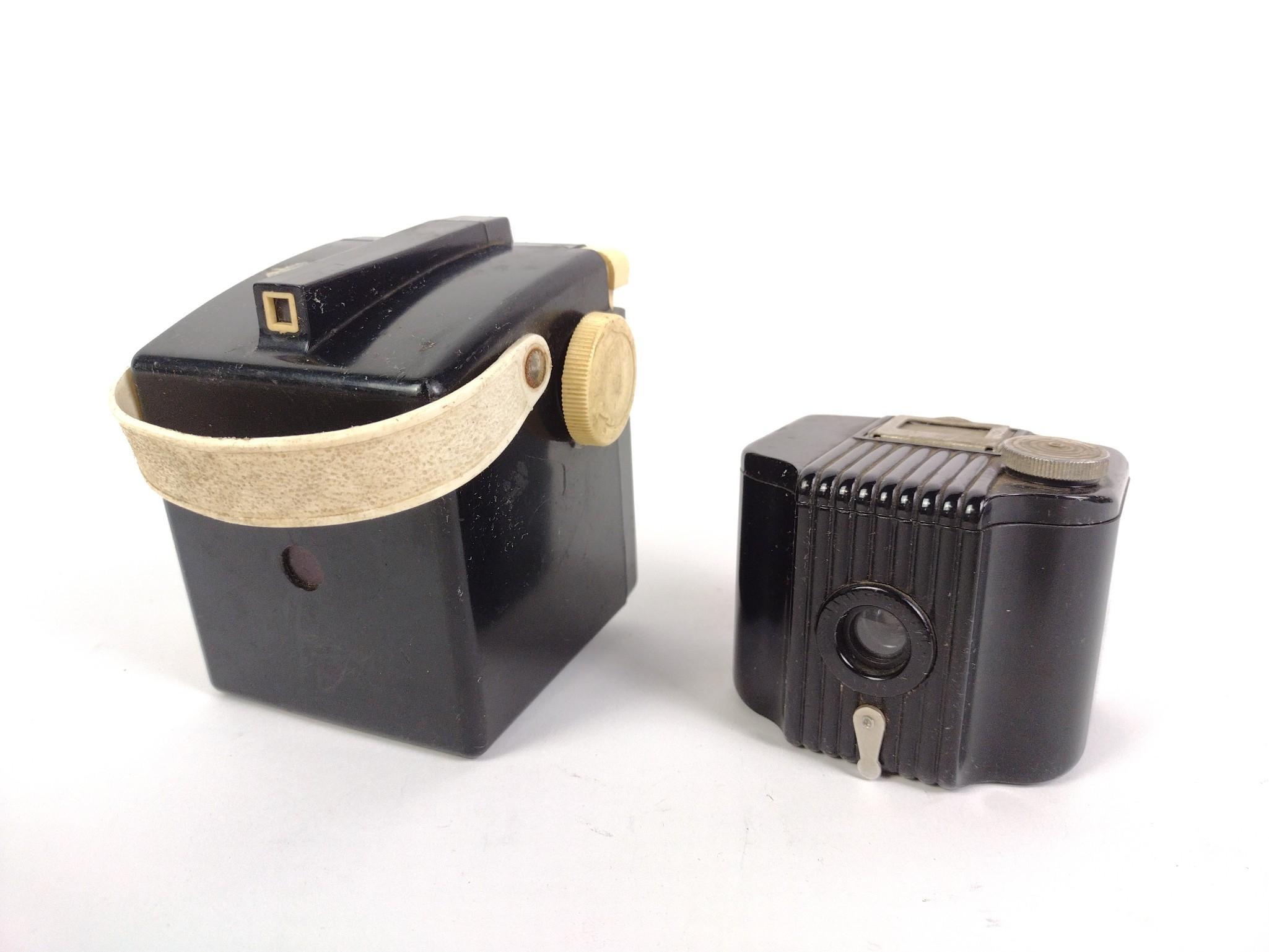 8 Vintage & Antique Cameras