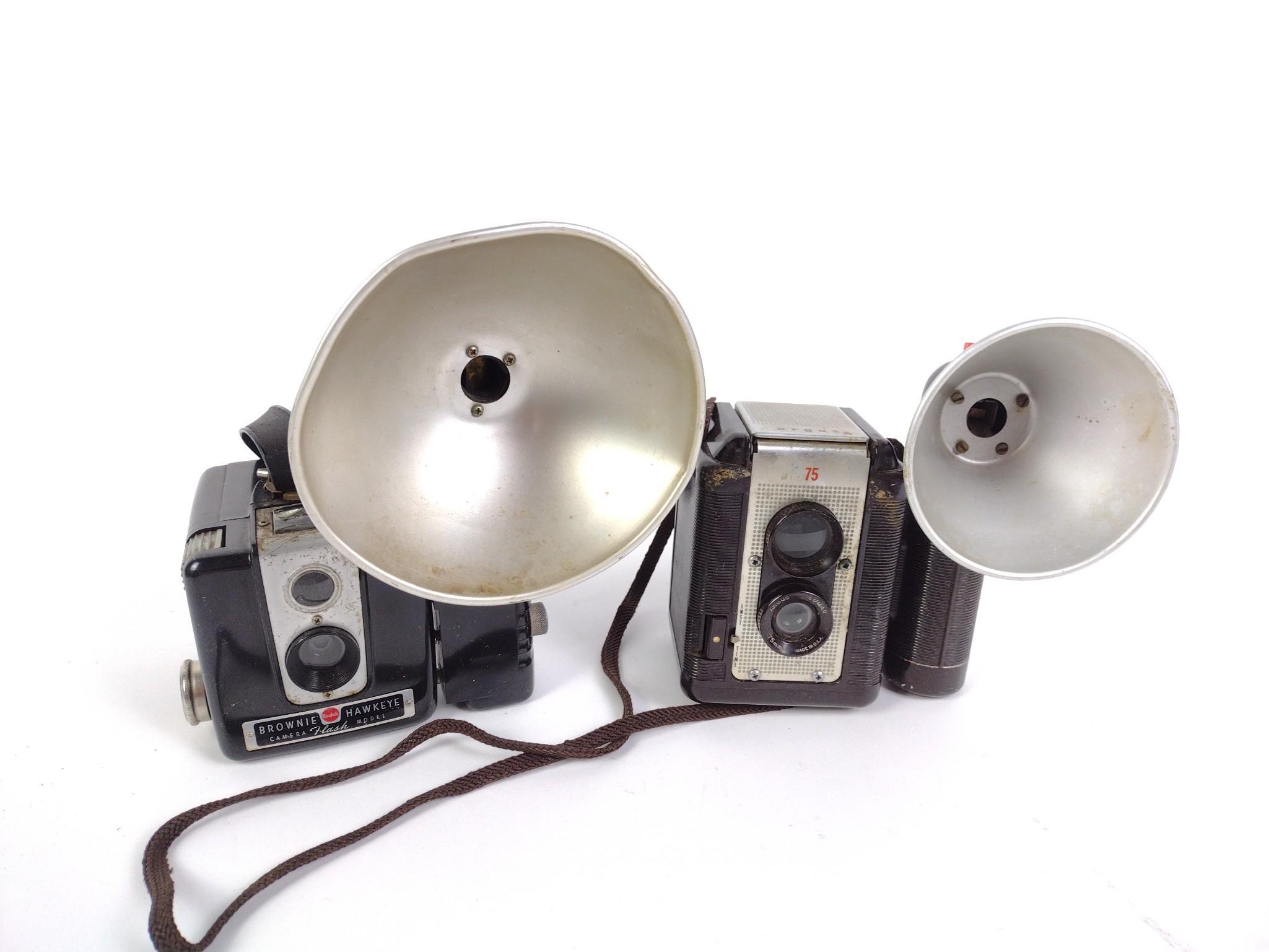 8 Vintage & Antique Cameras