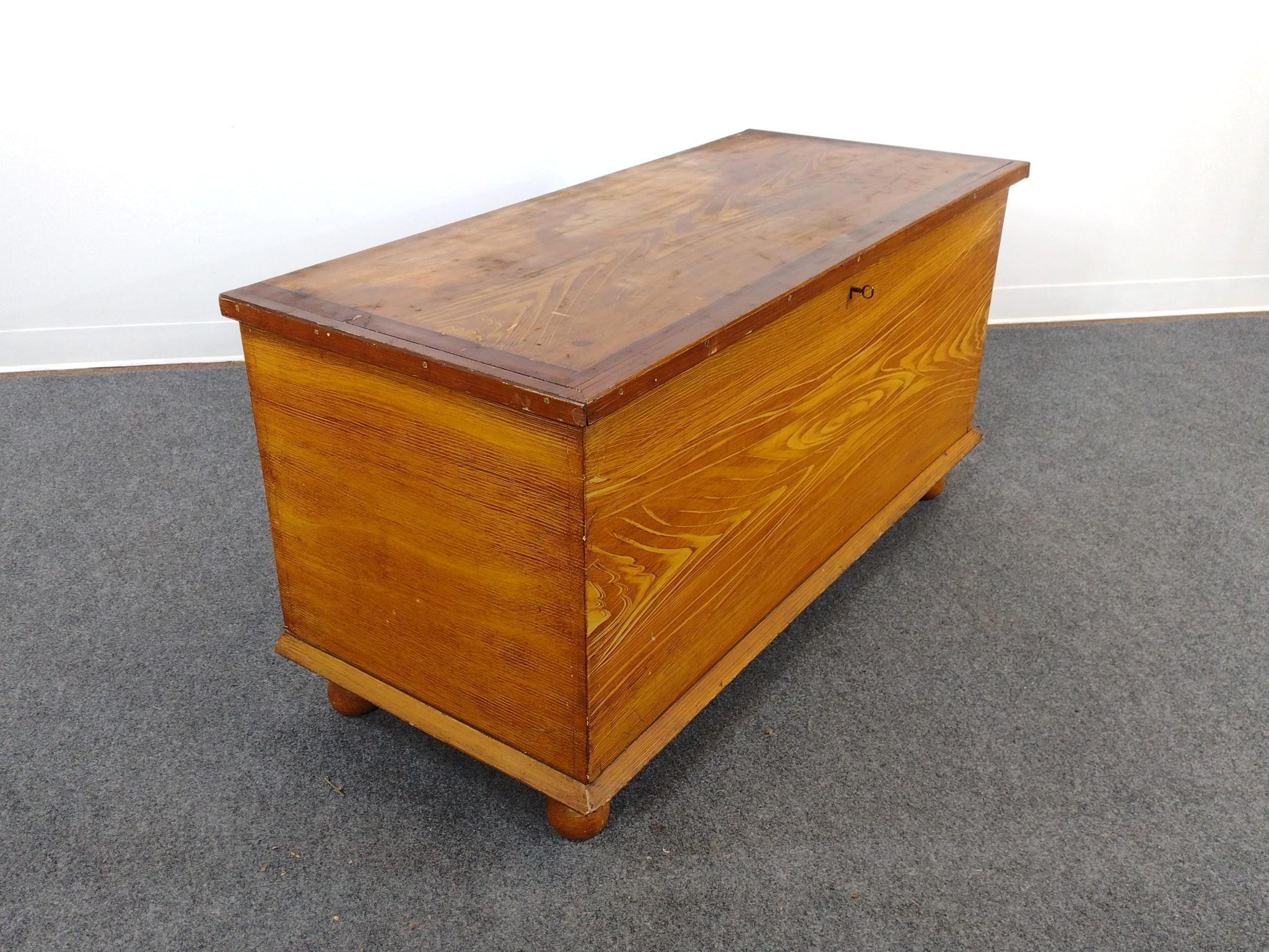 American Country Blanket Chest