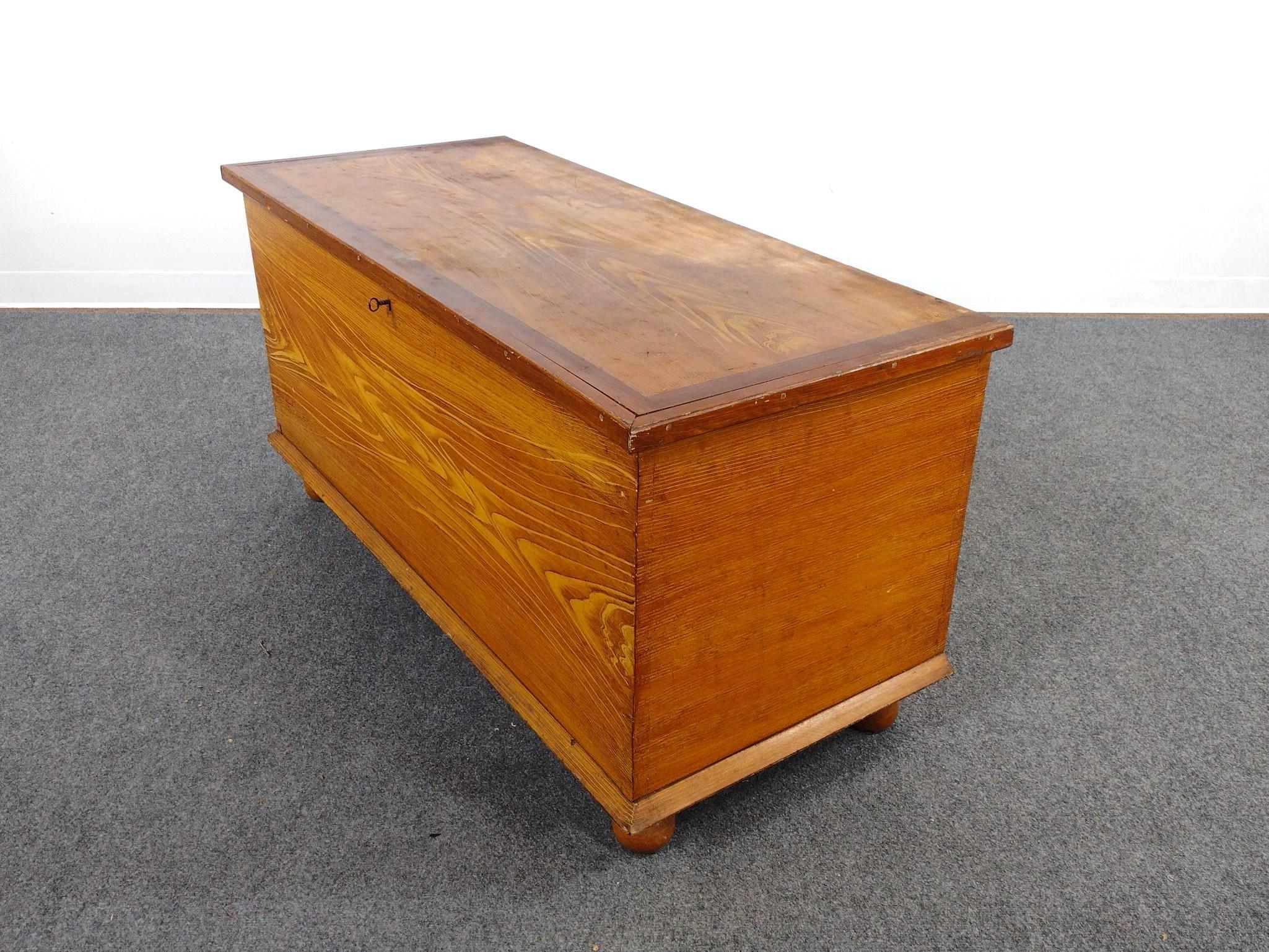 American Country Blanket Chest
