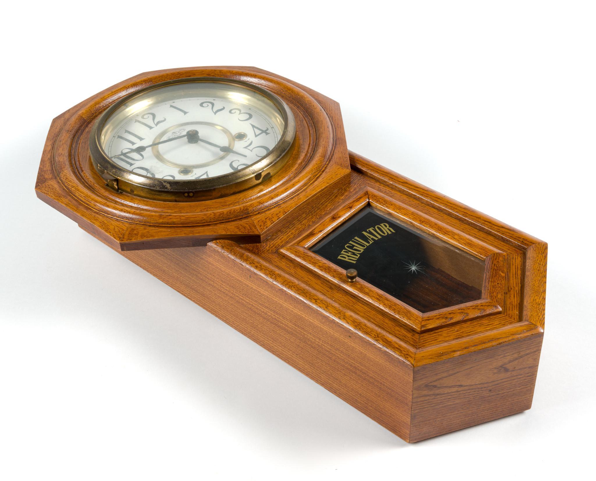 2 Hanging Wall Clocks Incl. Regulator