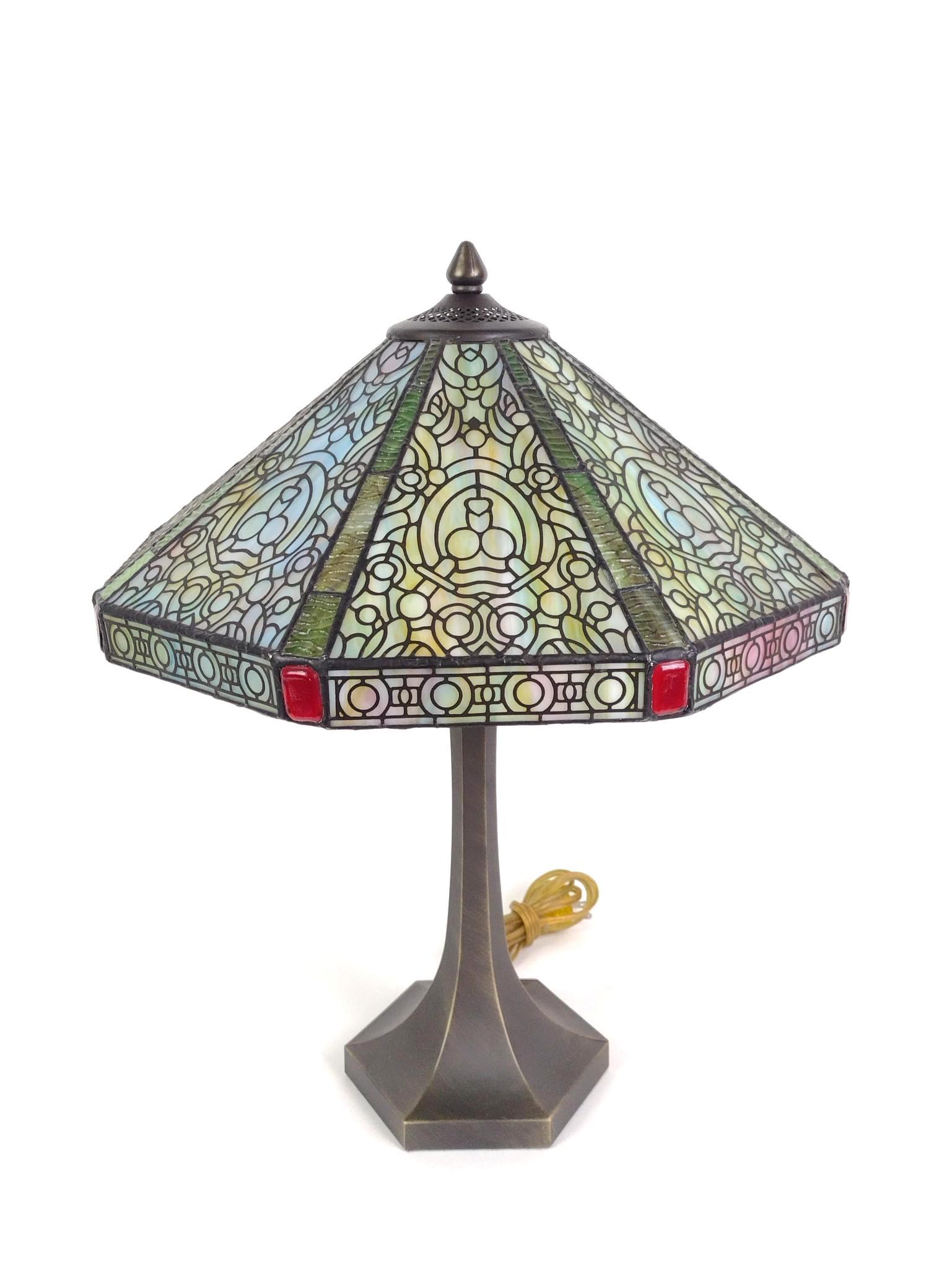 Dale Tiffany Style Table Lamp