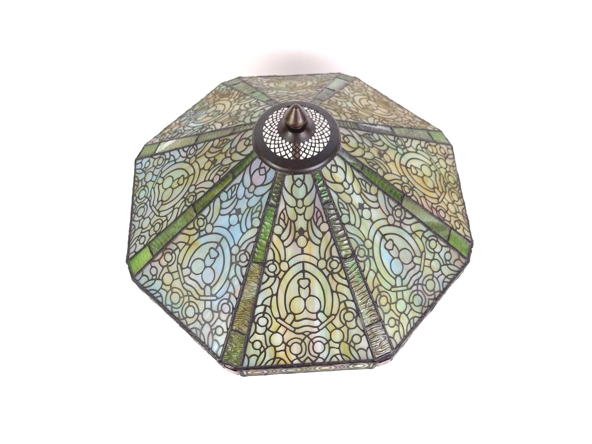 Dale Tiffany Style Table Lamp