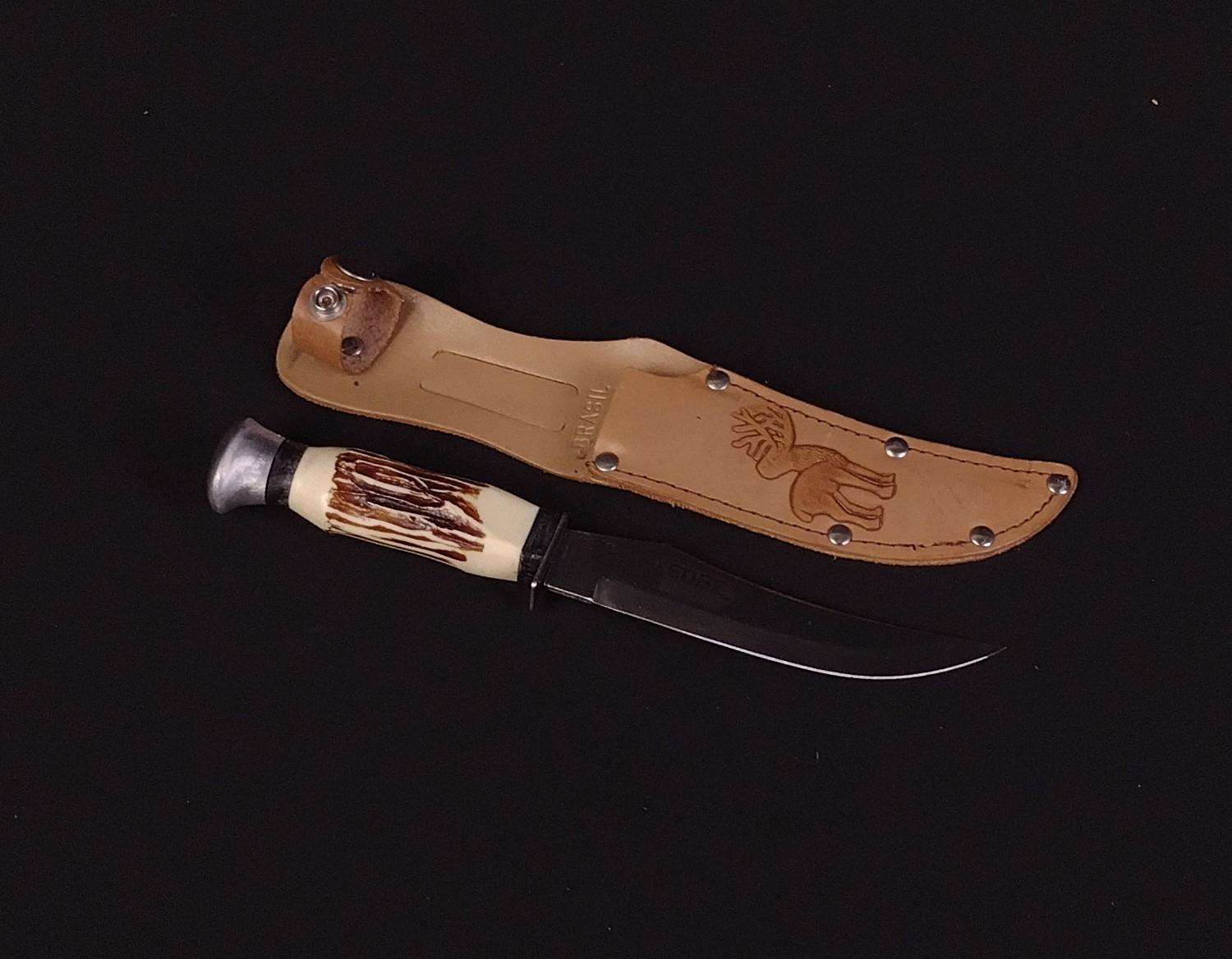 4 Knives Incl. Trophy Stag