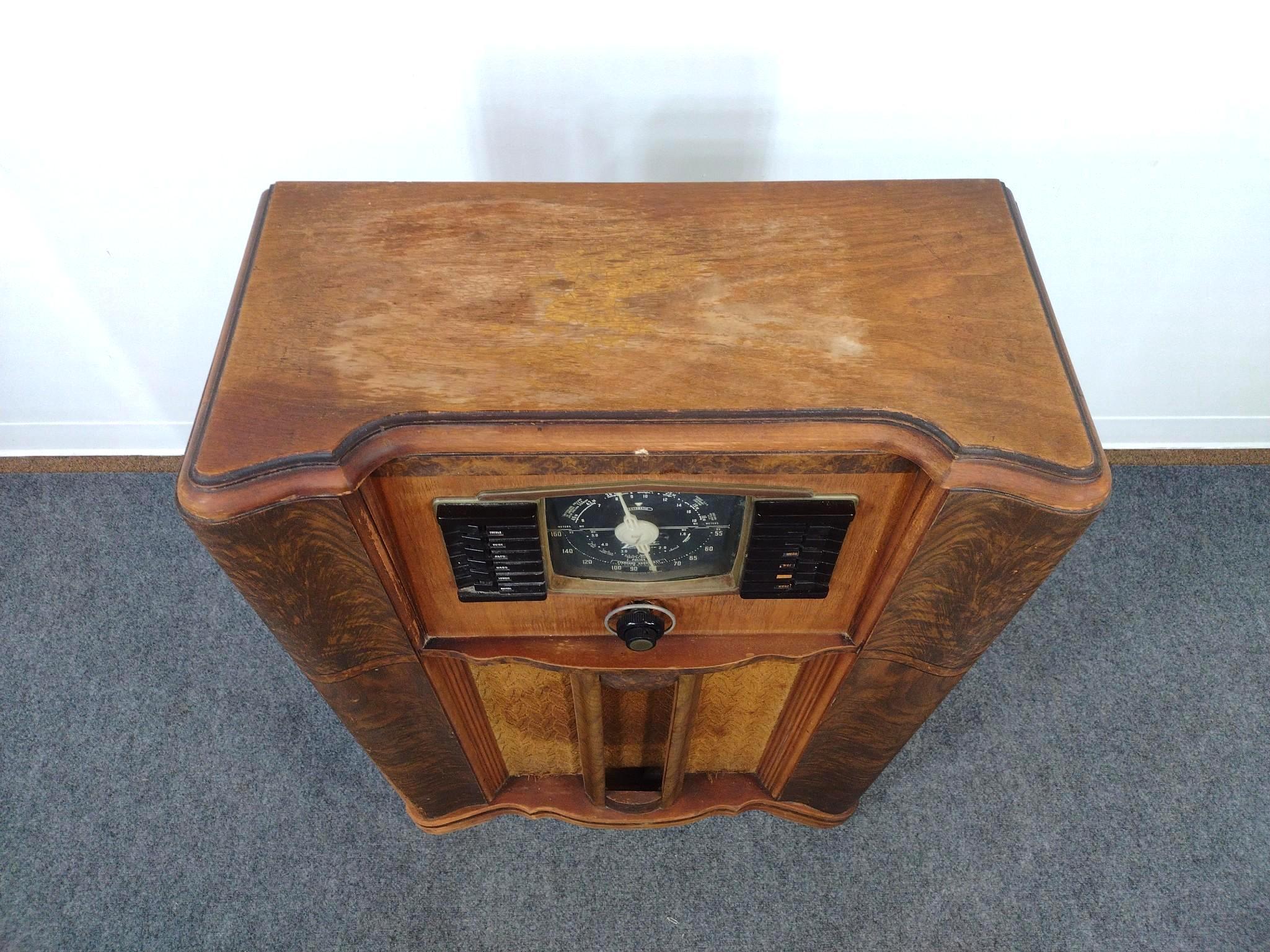 Zenith Floor Model Console Radio