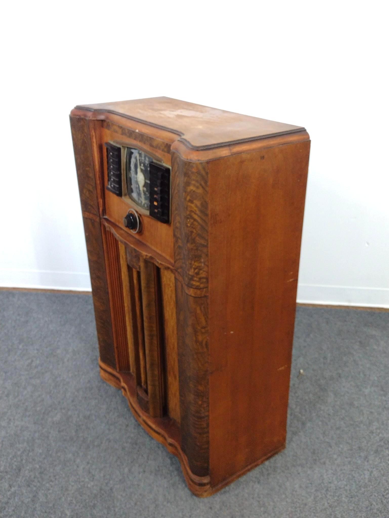 Zenith Floor Model Console Radio
