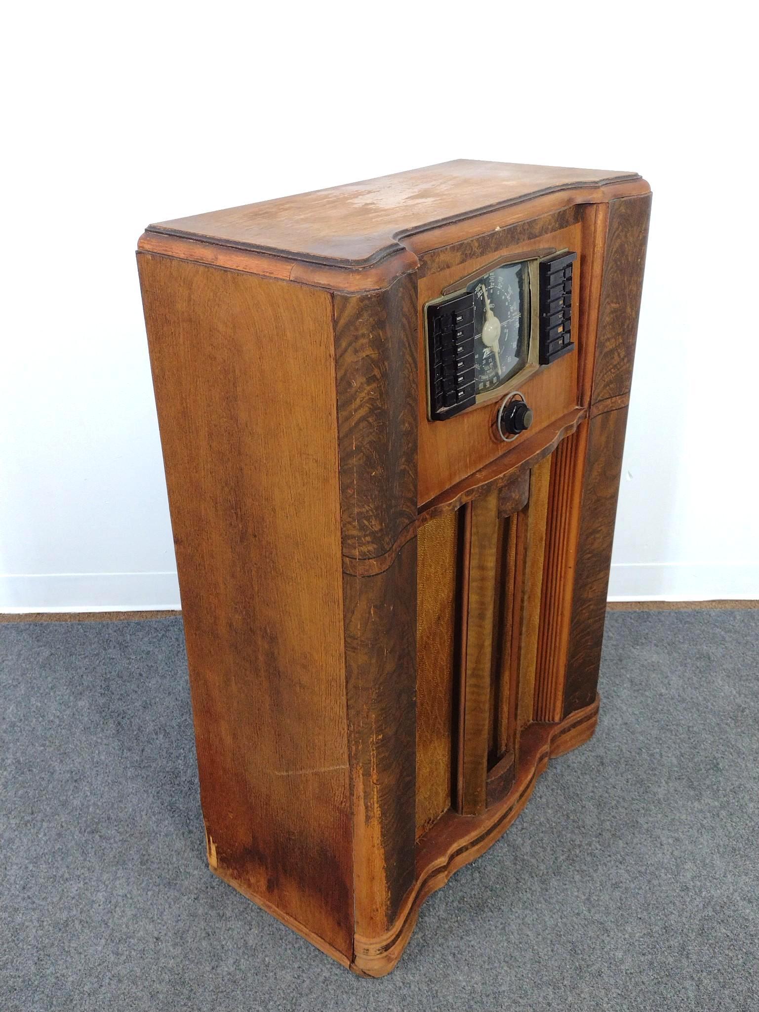 Zenith Floor Model Console Radio