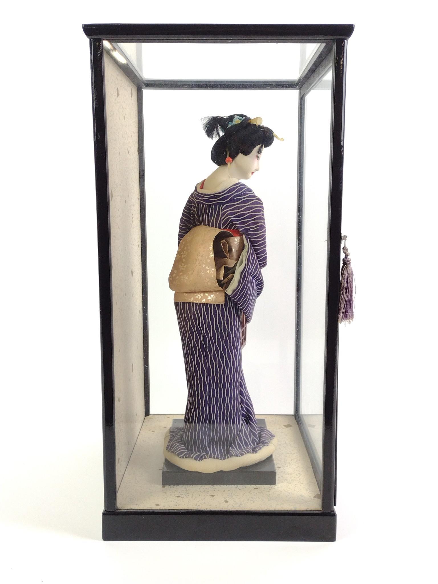 Vintage Japanese Geisha Doll In Glass Display Case