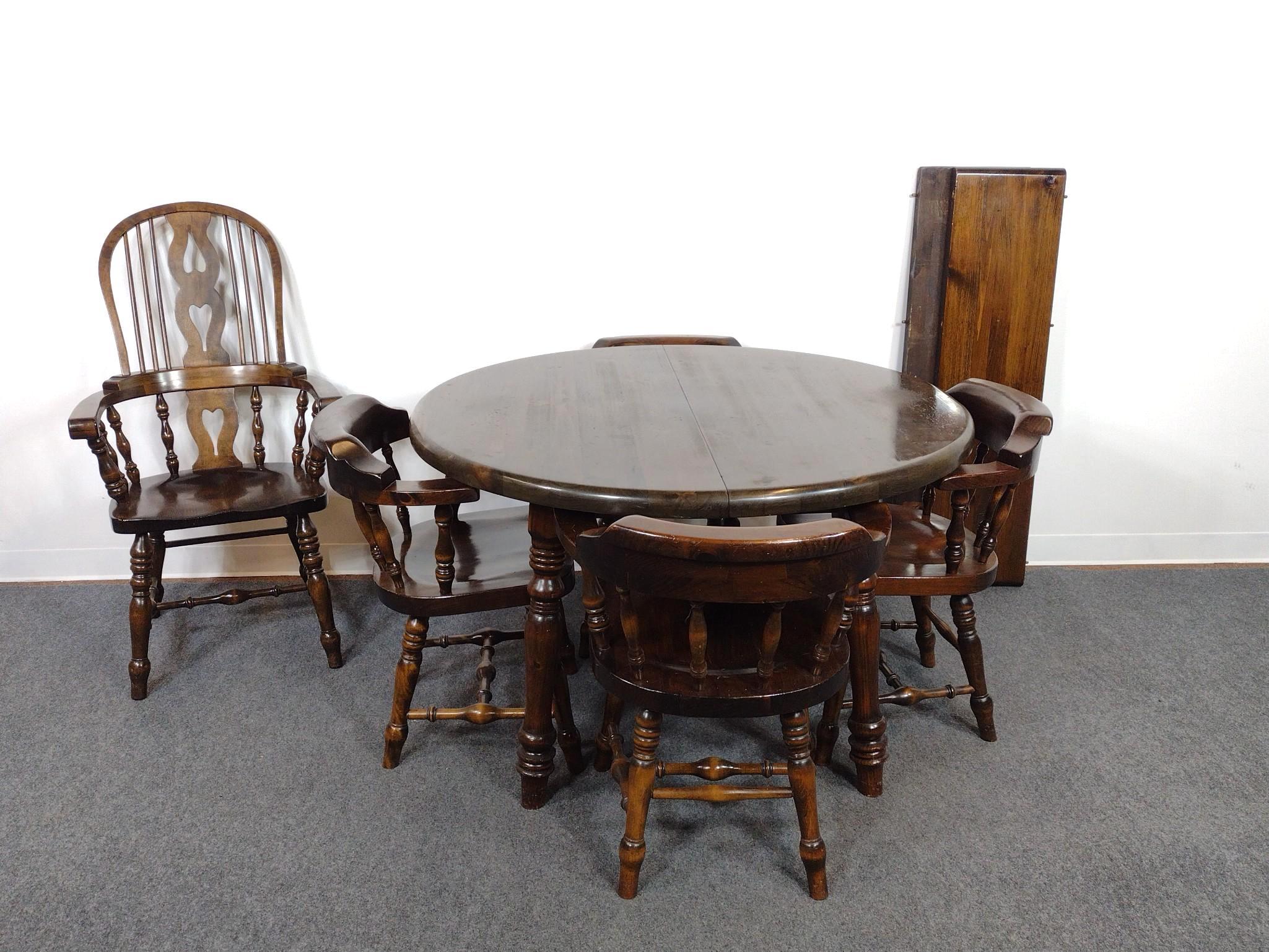 Dining Room Table & Chair Set