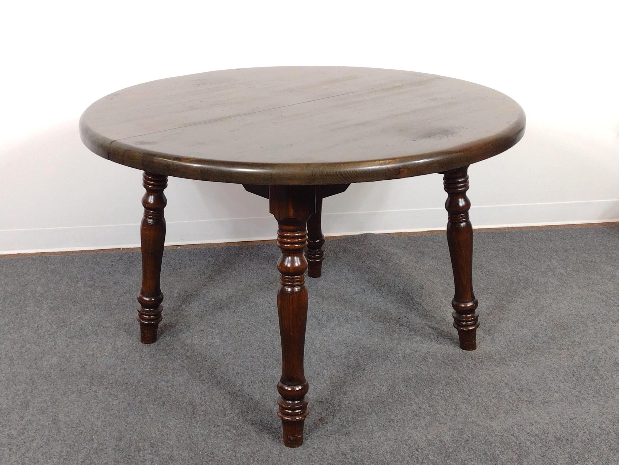 Dining Room Table & Chair Set