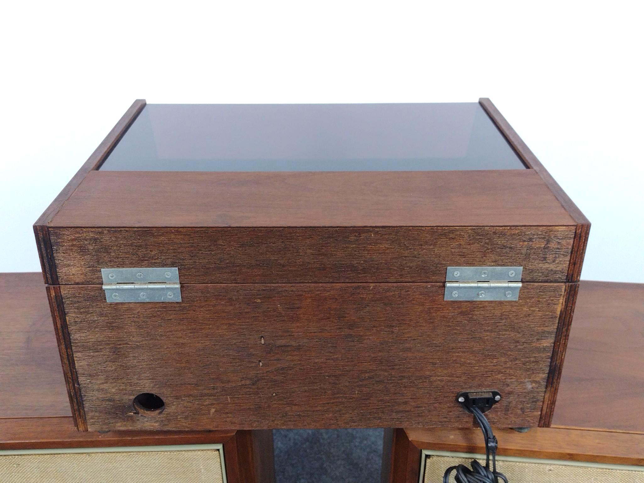 Dual Turntable & Pair of Advent Speakers